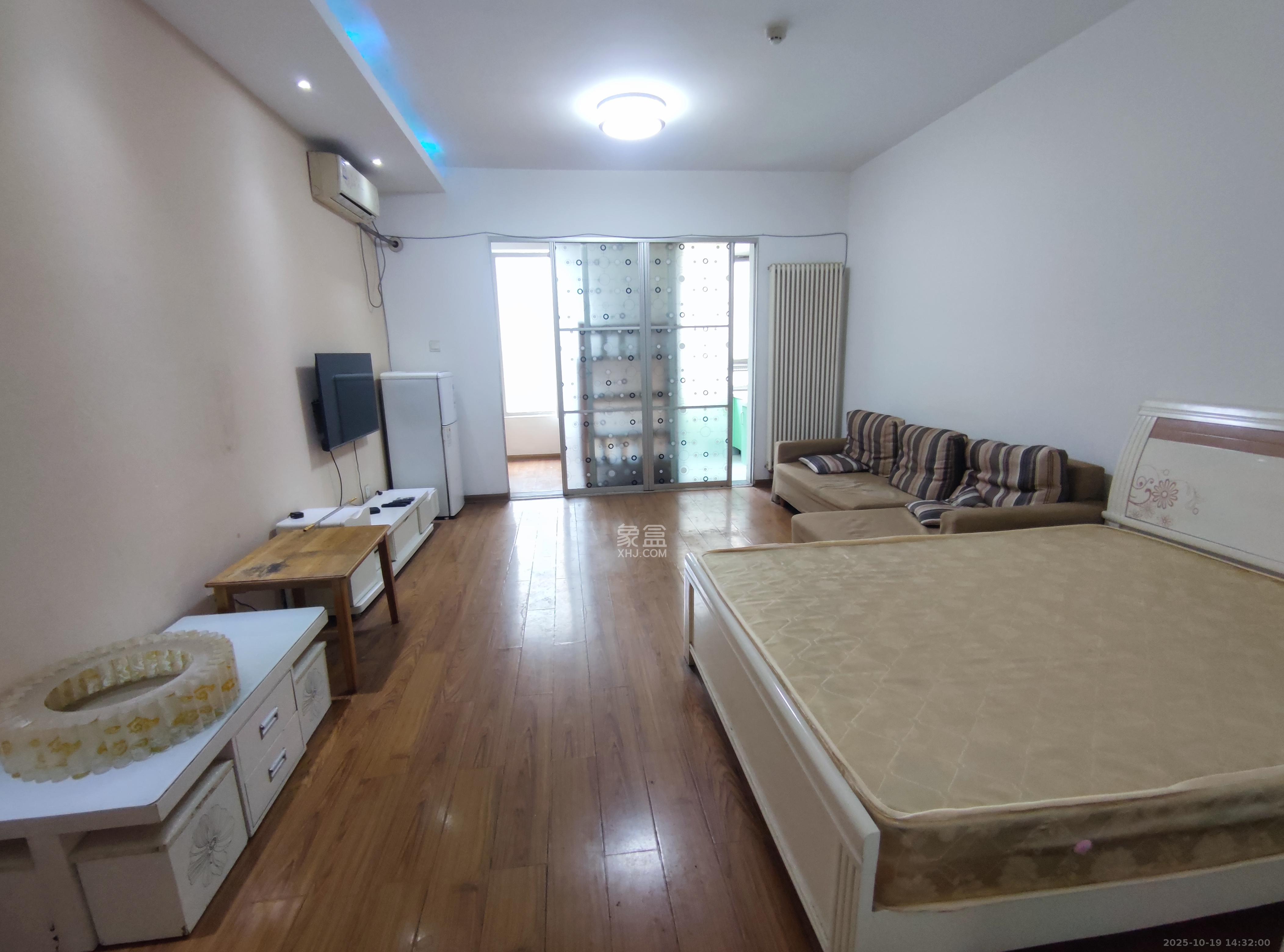 怡海星城  1室1厅1卫    1150.0元/月