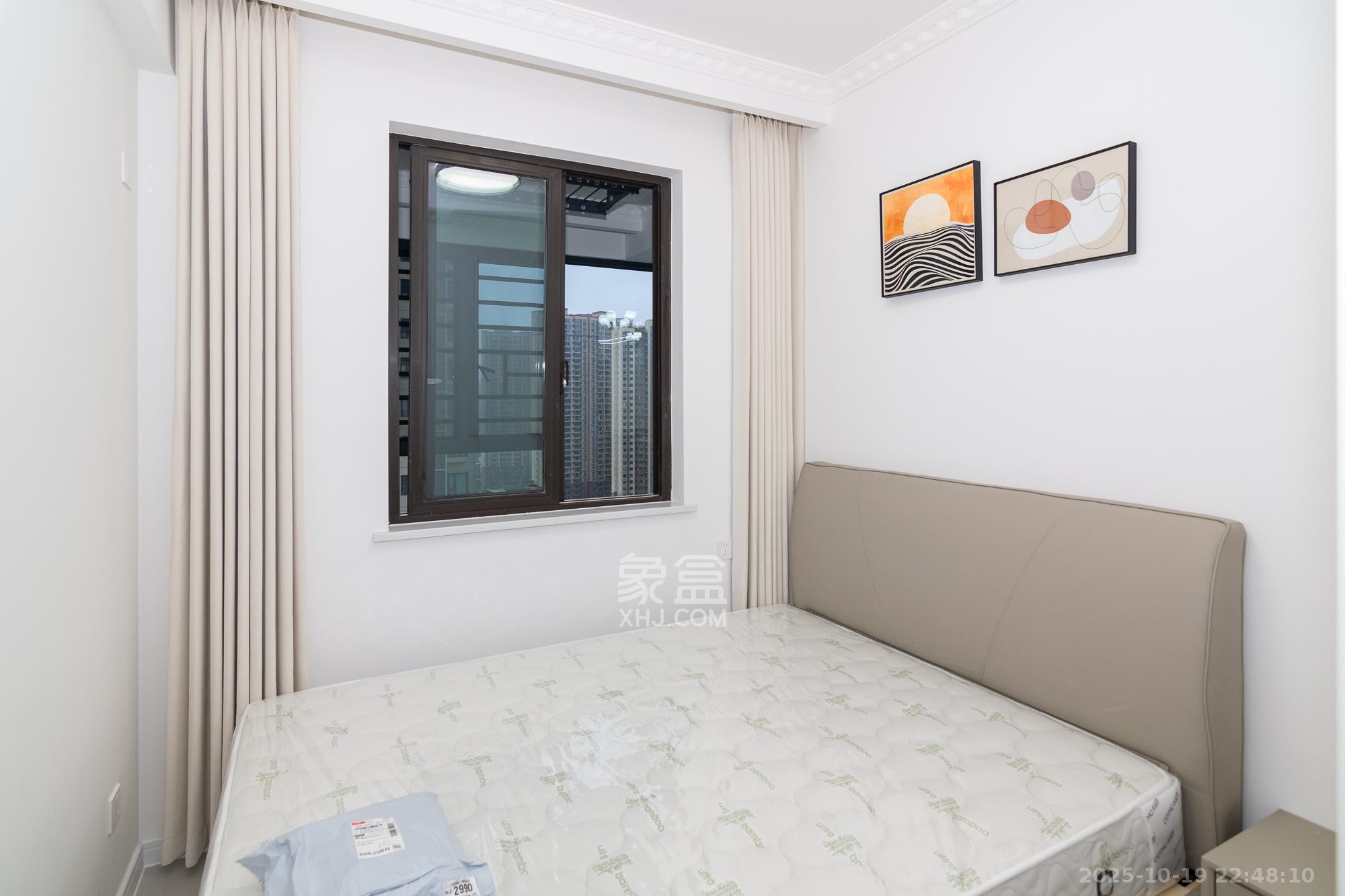 美的翰城  3室2厅2卫    69.8万卧室