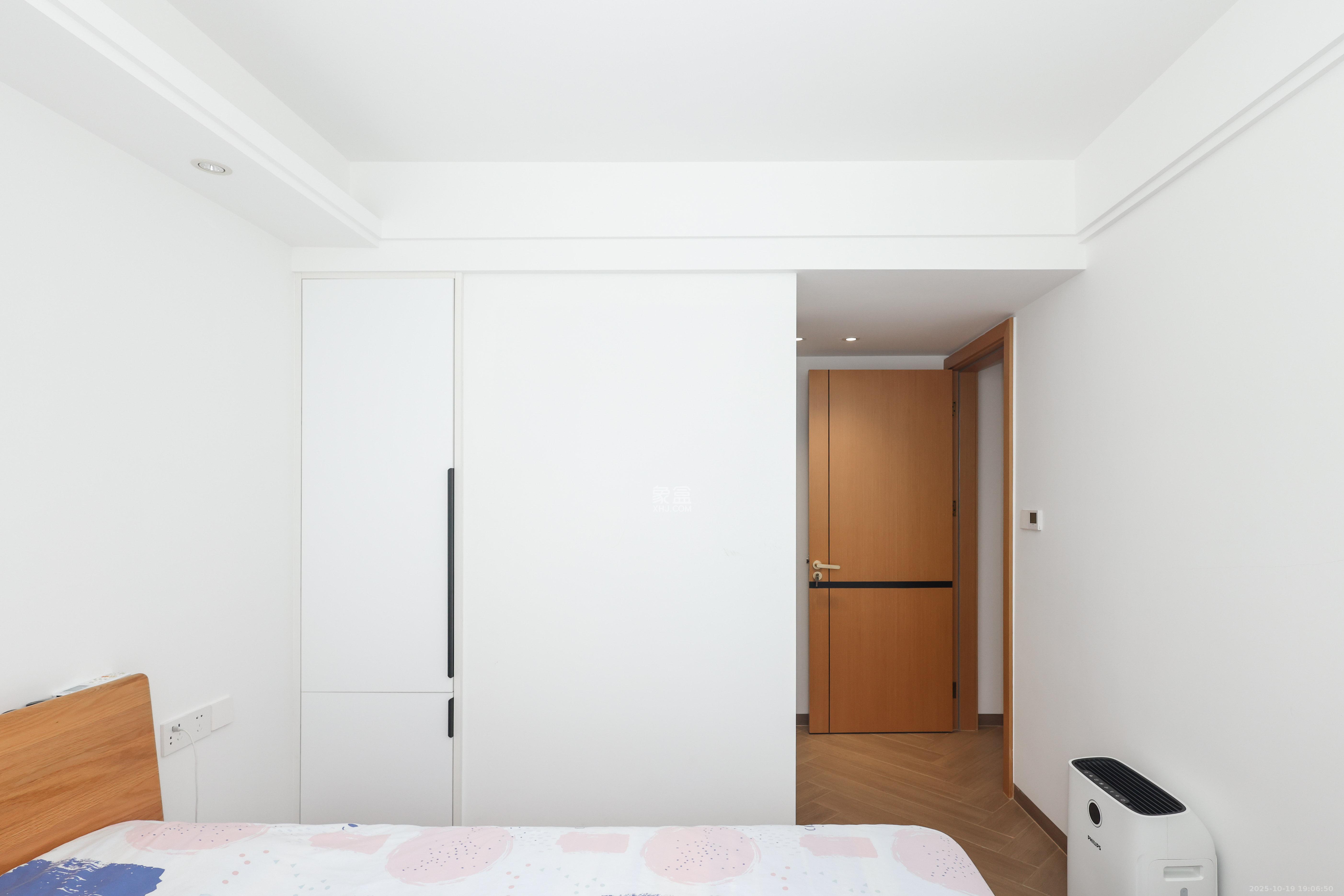 中国铁建梅溪青秀三期  3室2厅2卫    188.0万卧室