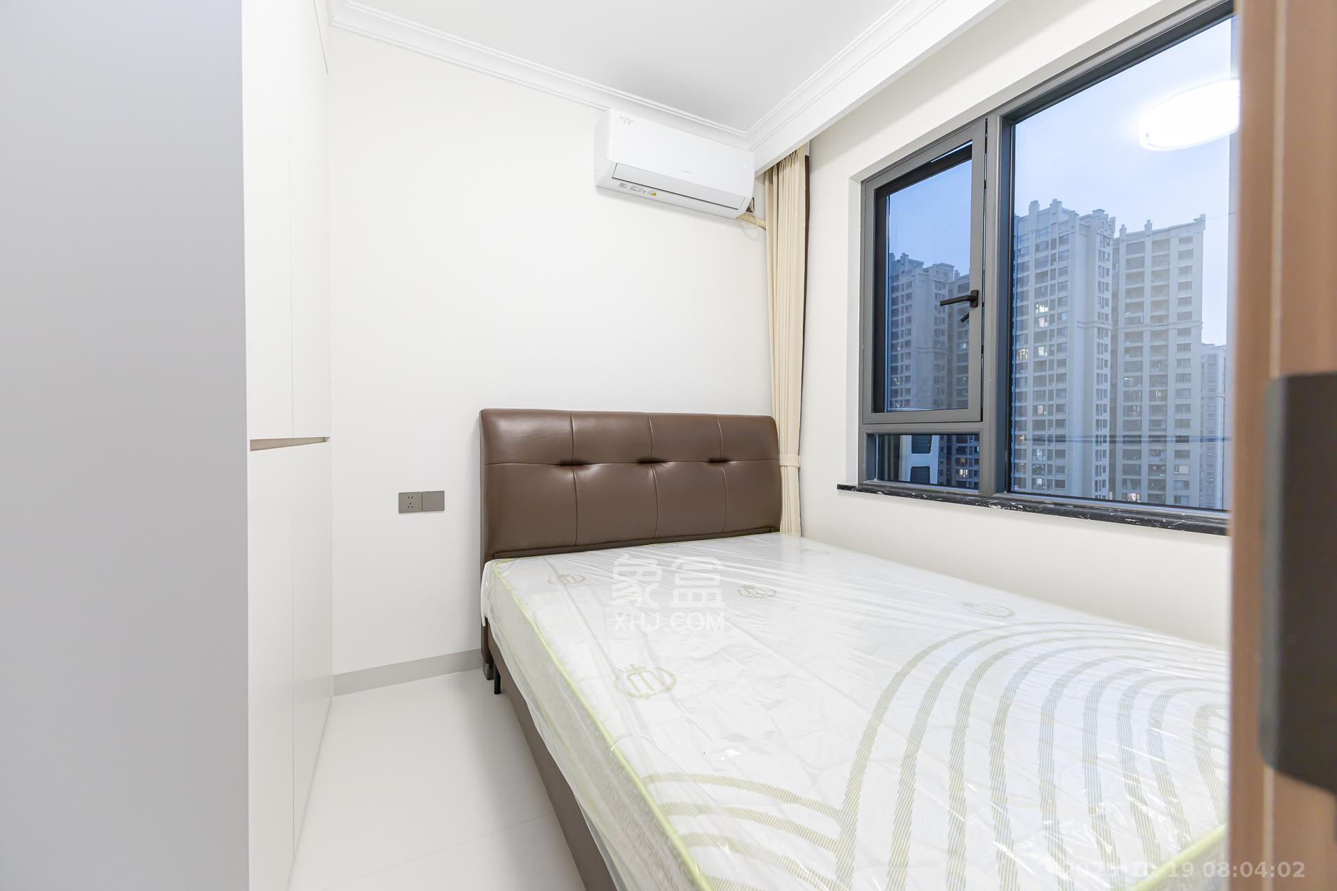 明发阅江悦府  4室2厅2卫    136.0万卧室