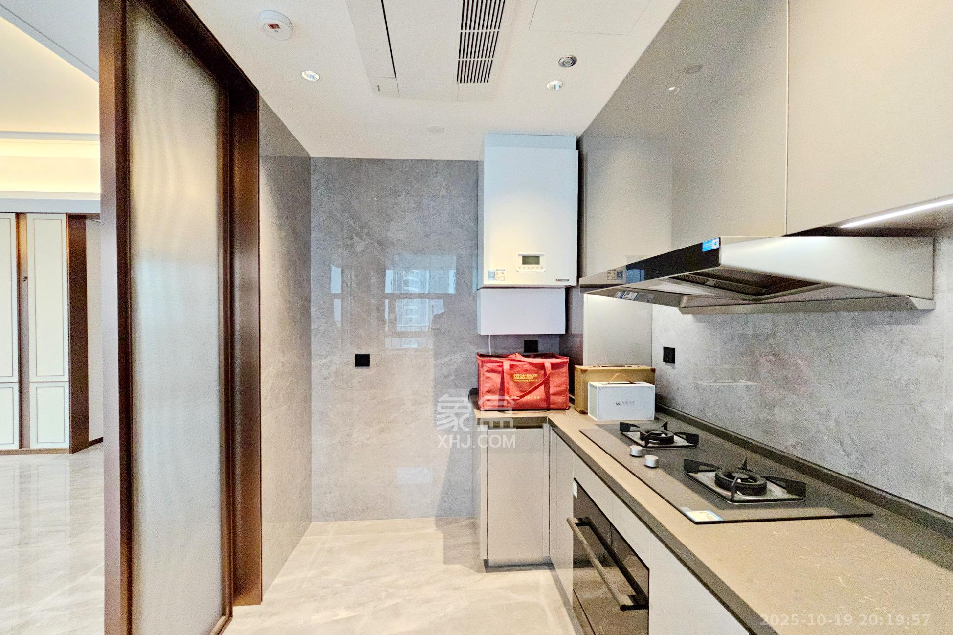 运达中央广场三期  4室2厅3卫    517.0万 运达中央广场三期  4室2厅3卫    517.0万其他