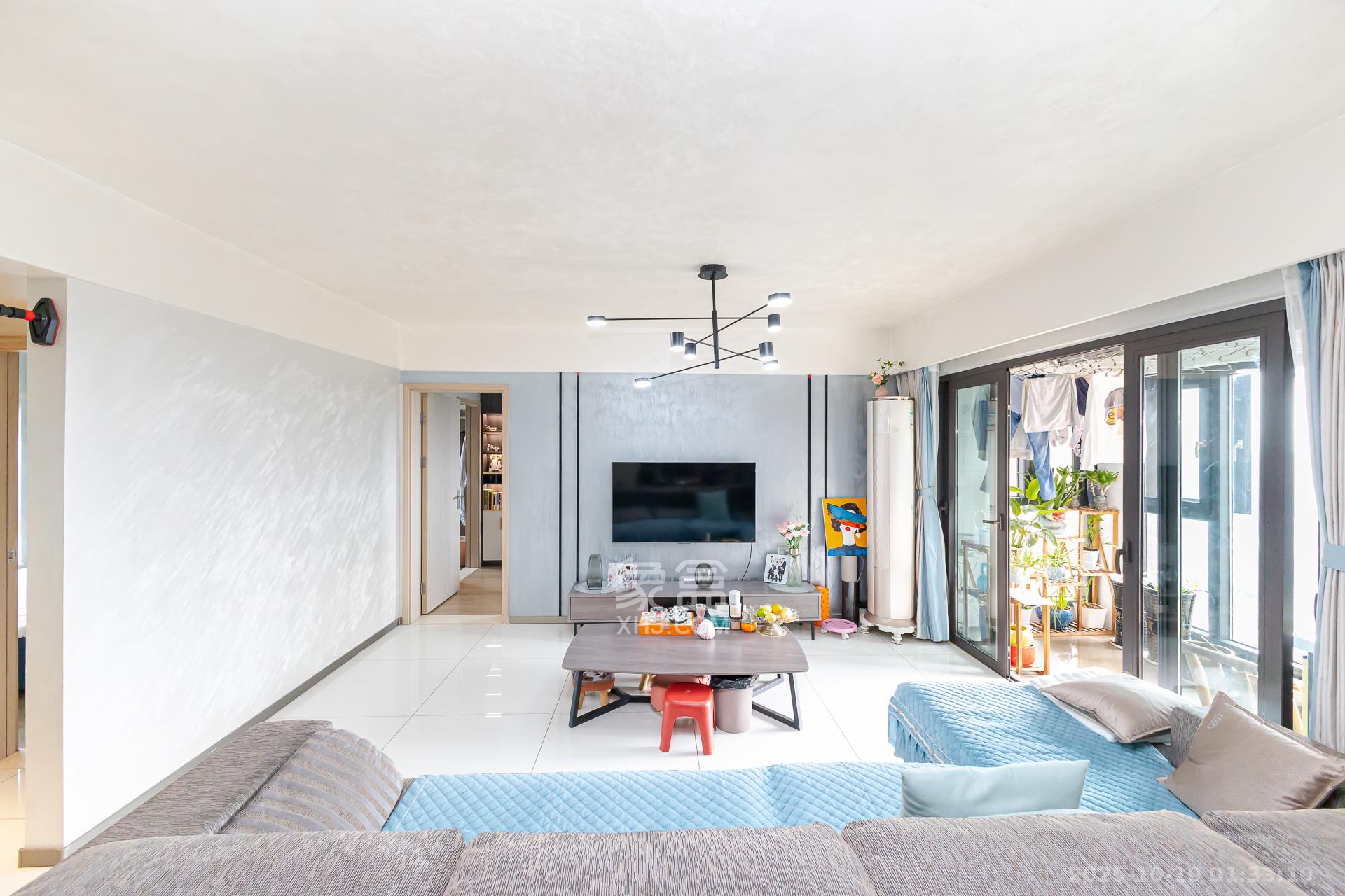 时代倾城五期  4室2厅2卫    110.0万 时代倾城五期  4室2厅2卫    110.0万客厅