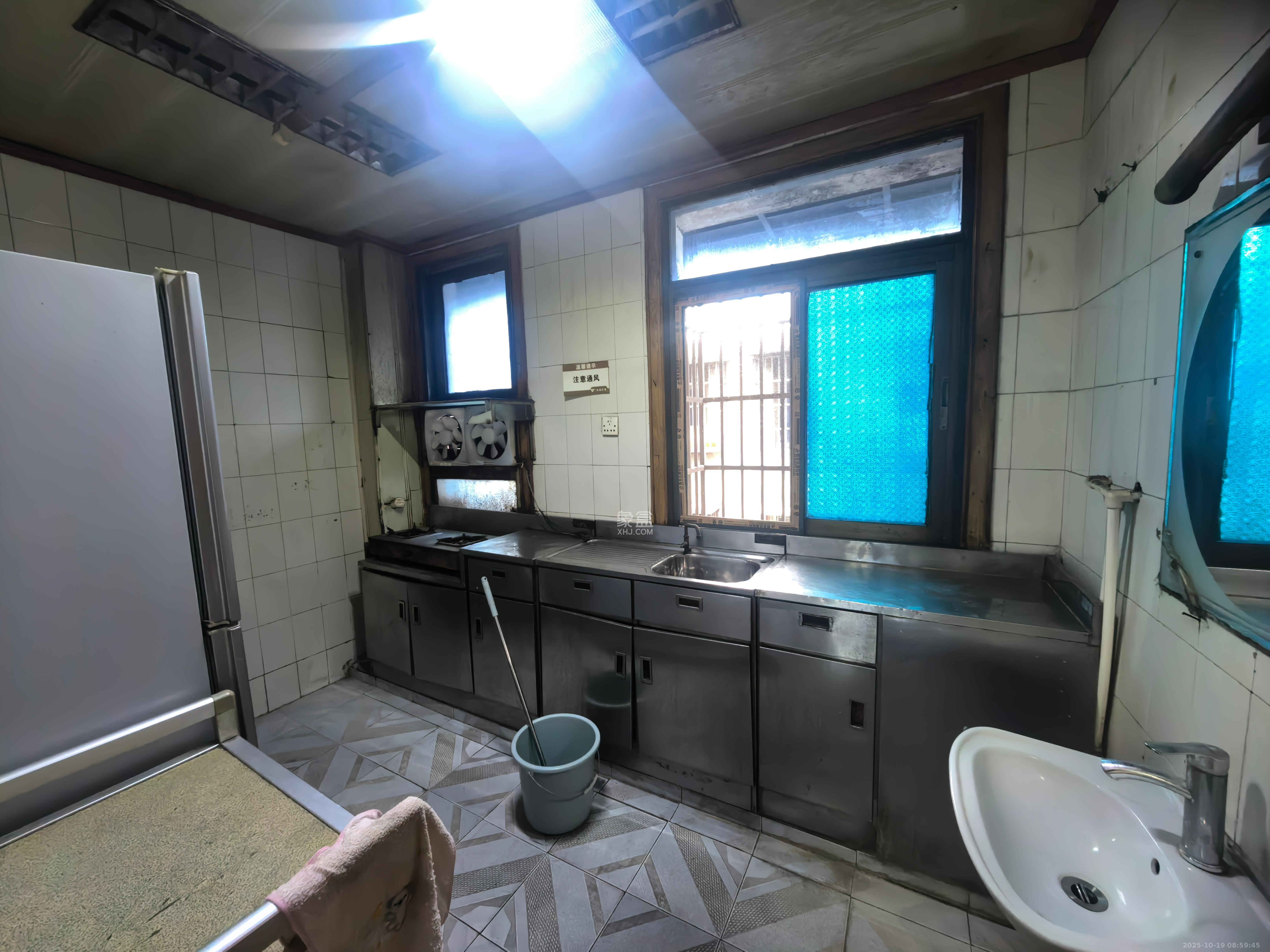 潮宗街小区  1室0厅0卫    2600.0元/月室内图