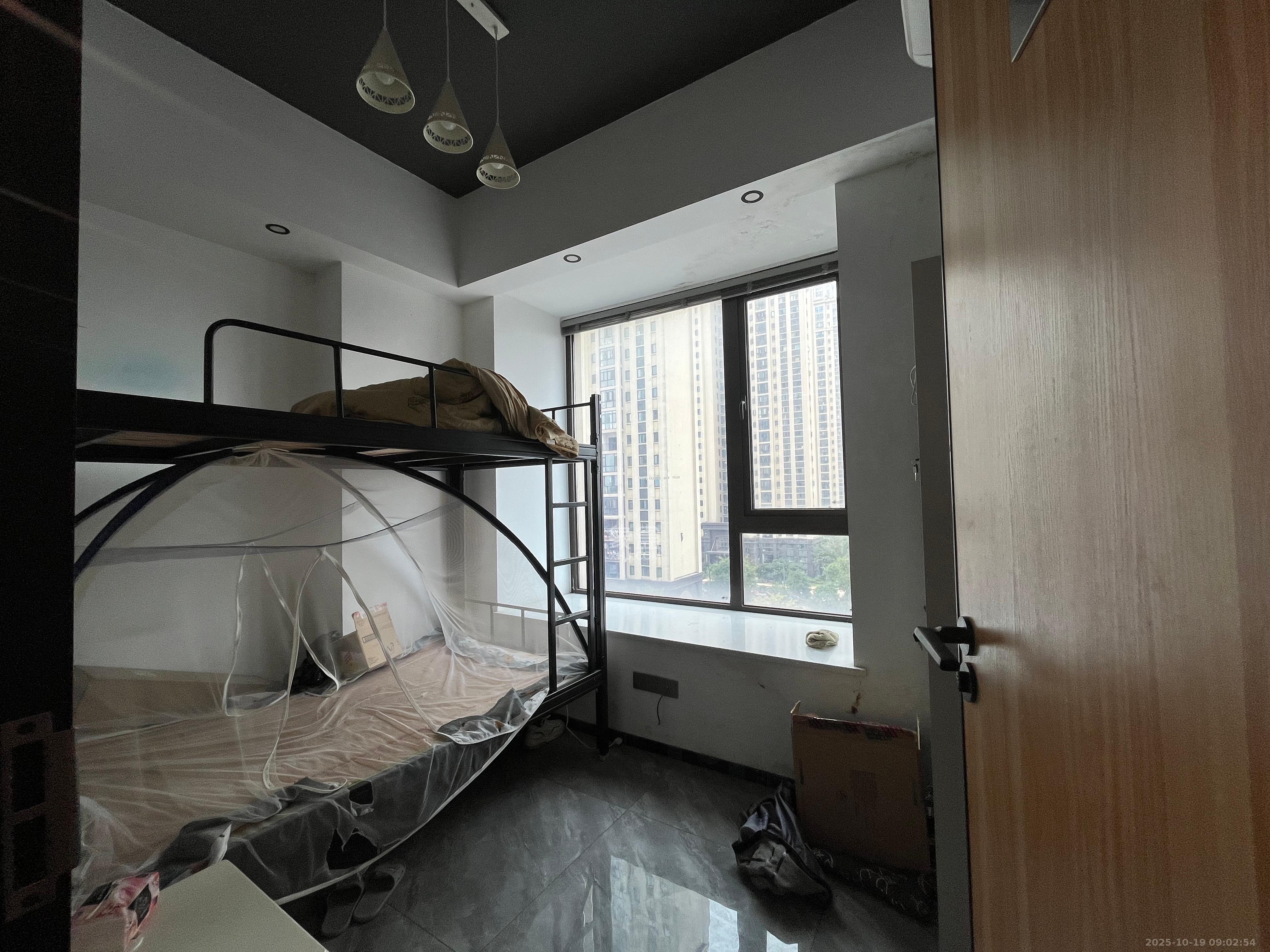 金科天悦（金科美邻汇）  5室1厅1卫    5200.0元/月室内图