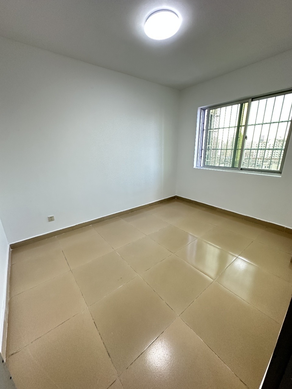 水岸星城B小区  1室2厅1卫    53.0万客厅