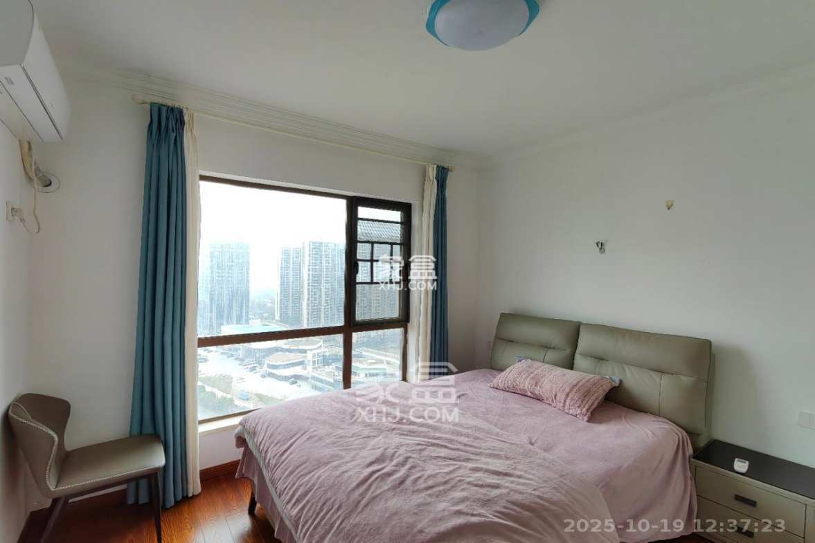 紫鑫御湖湾  4室2厅2卫    2300.0元/月 紫鑫御湖湾  4室2厅2卫    2300.0元/月室内图