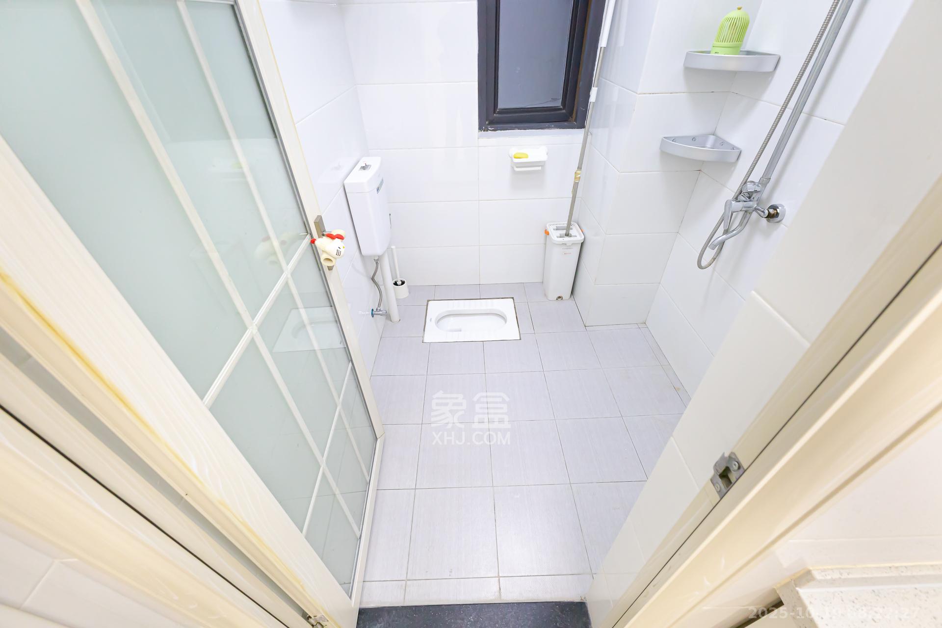 勤诚达境界城  3室2厅1卫    73.8万卫生间