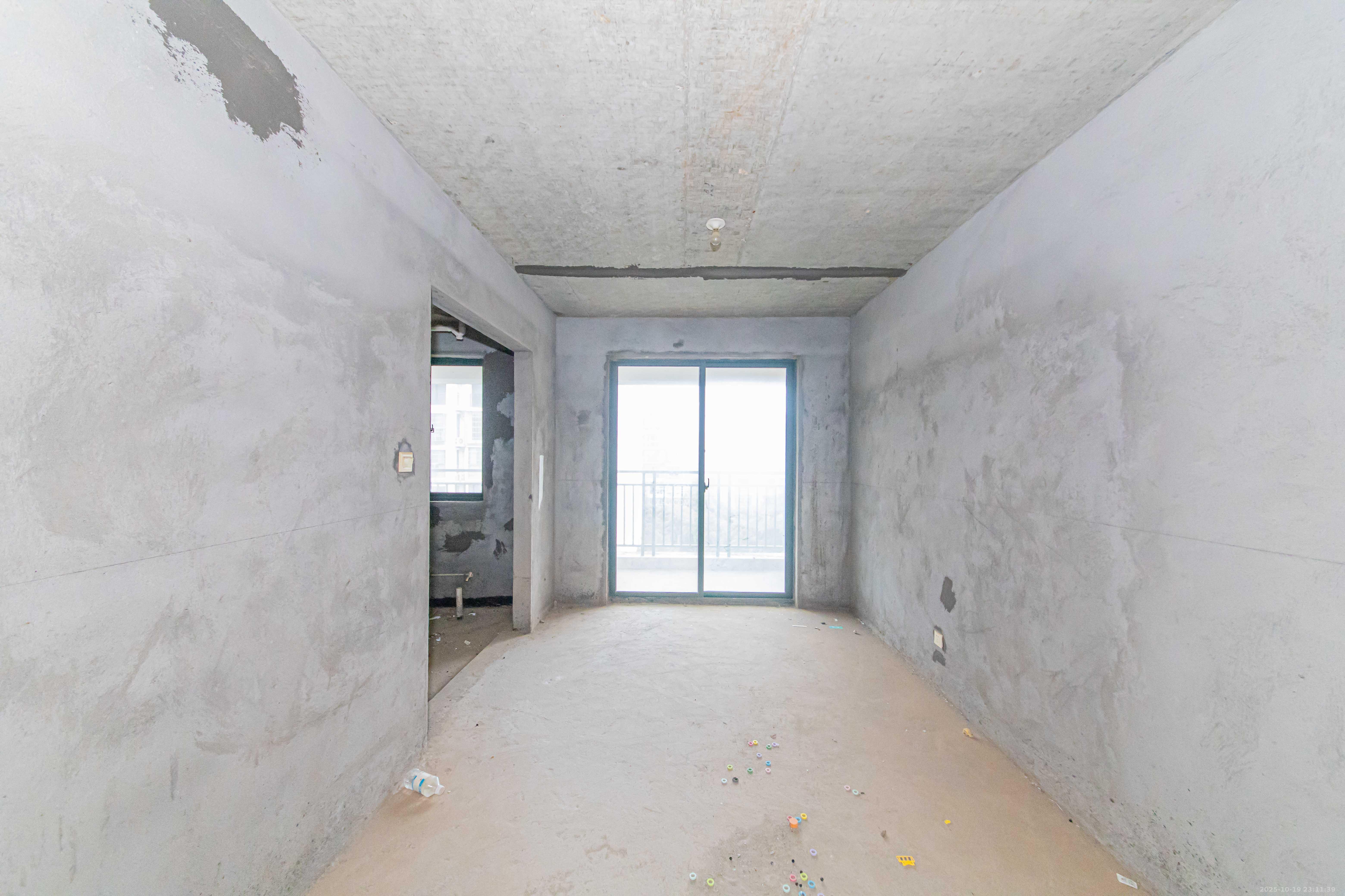 保利花园  4室2厅2卫    139.0万 保利花园  4室2厅2卫    139.0万客厅