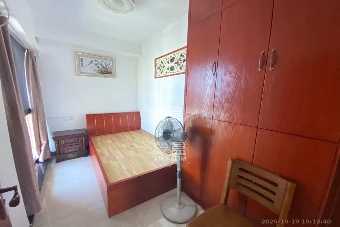 华城广场 3室2厅1卫 3200.0元/月 华城广场 3室2厅1卫 3200.0元/月室内图