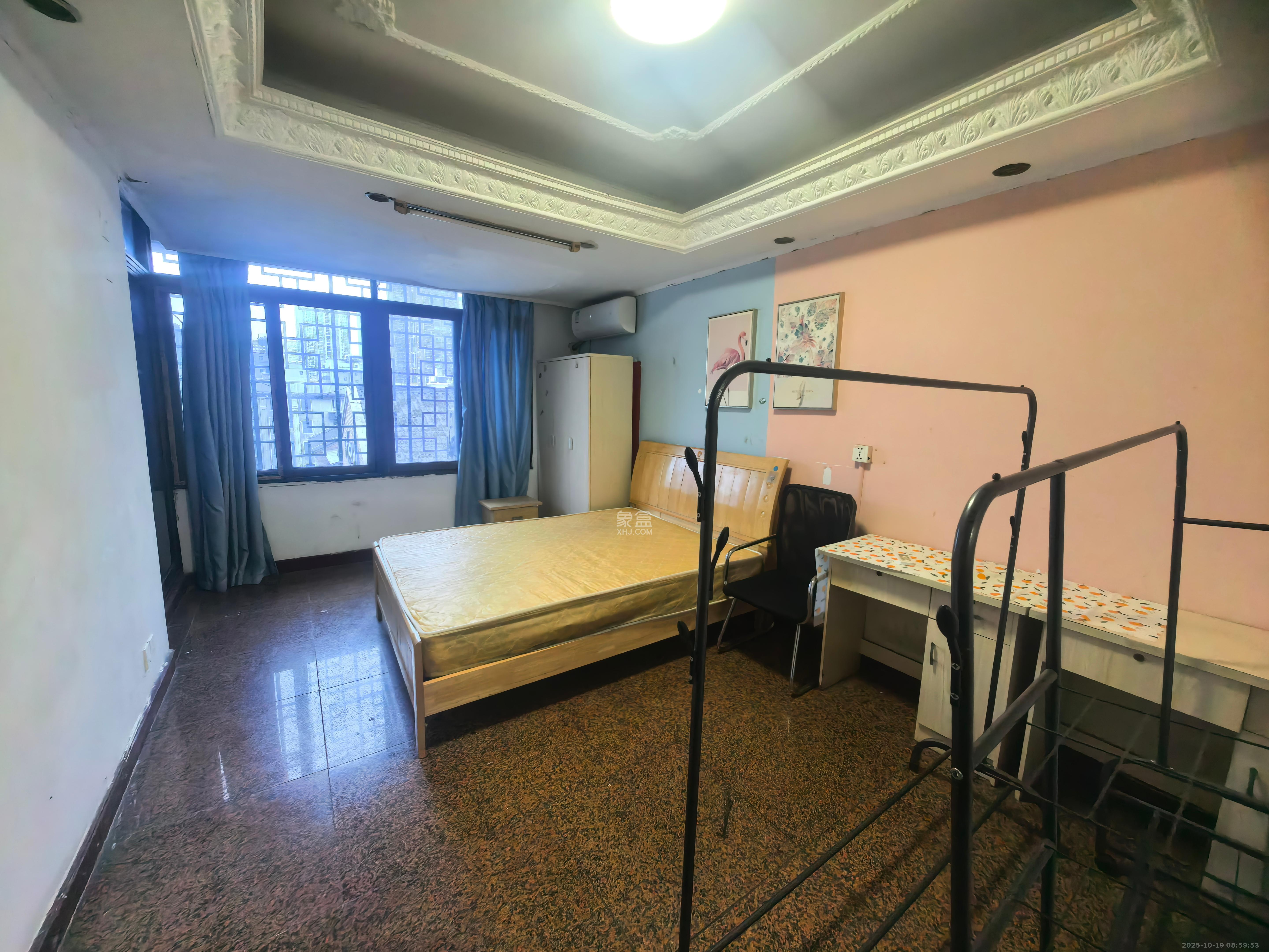 潮宗街小区  1室0厅0卫    2600.0元/月室内图