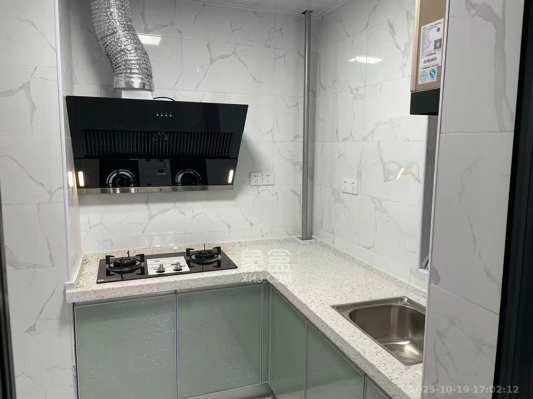 北辰中央公园C区  3室2厅1卫    2300.0元/月 北辰中央公园C区  3室2厅1卫    2300.0元/月室内图