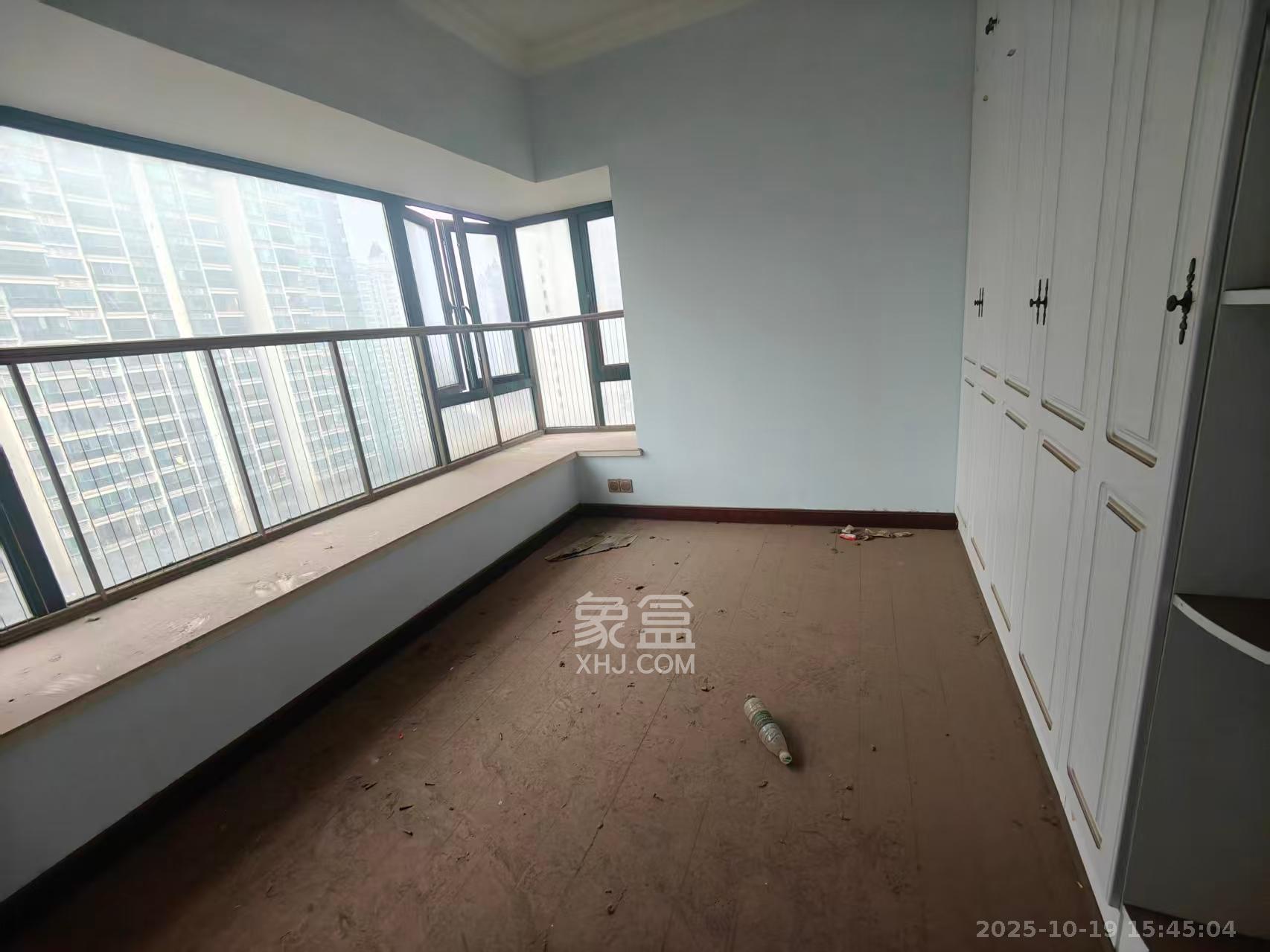 恒大雅苑 4室2厅2卫 2600.0元/月 恒大雅苑 4室2厅2卫 2600.0元/月室内图