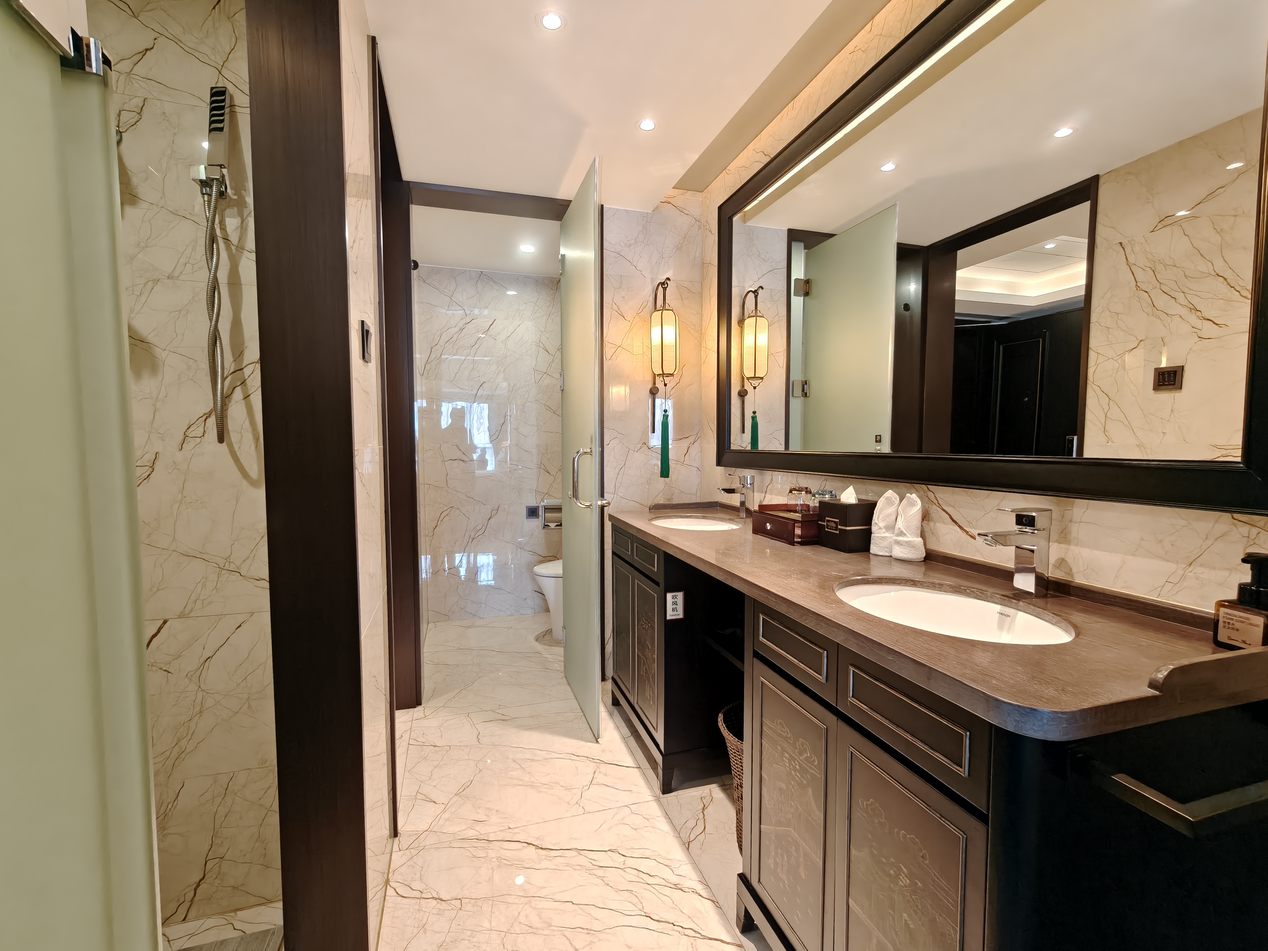 庐山春天 1室1厅1卫 29.0万 庐山春天 1室1厅1卫 29.0万室内图