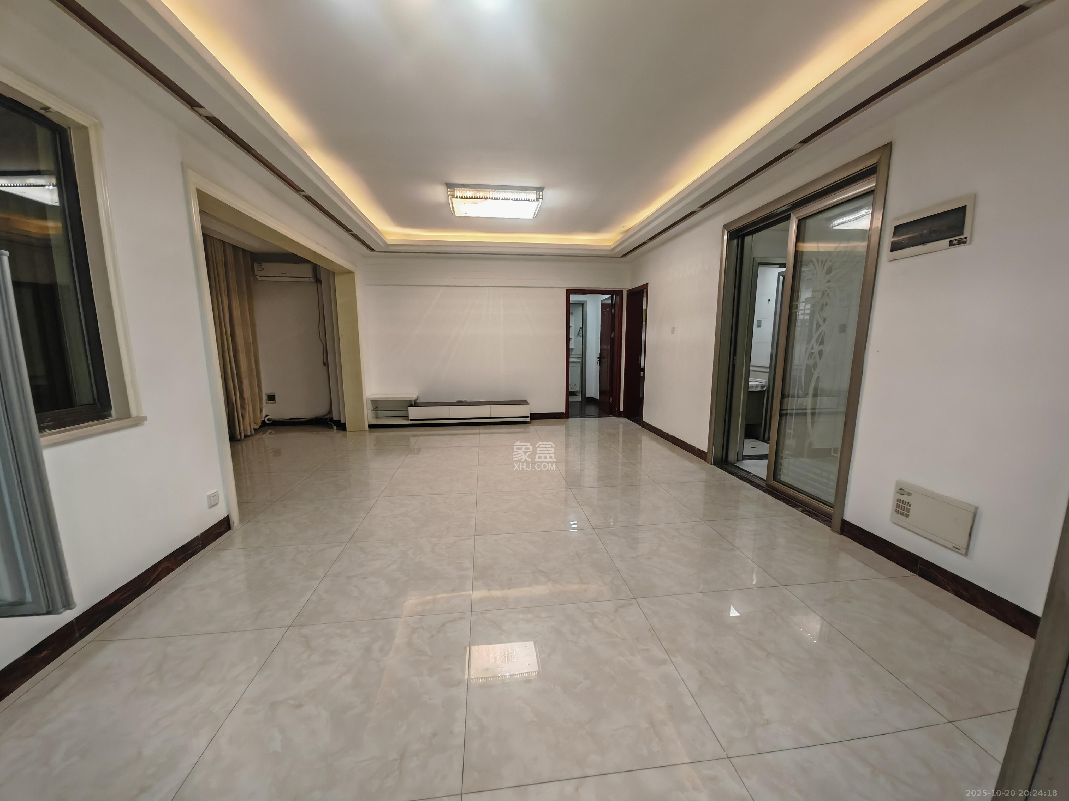 钰龙天下二期（钰龙佳园）  3室2厅2卫    2700.0元/月