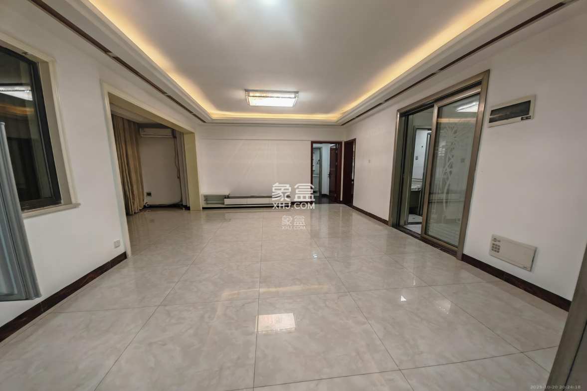 钰龙天下二期(钰龙佳园) 3室2厅2卫 2700.0元/月 钰龙天下二期(钰龙佳园) 3室2厅2卫 2700.0元/月室内图