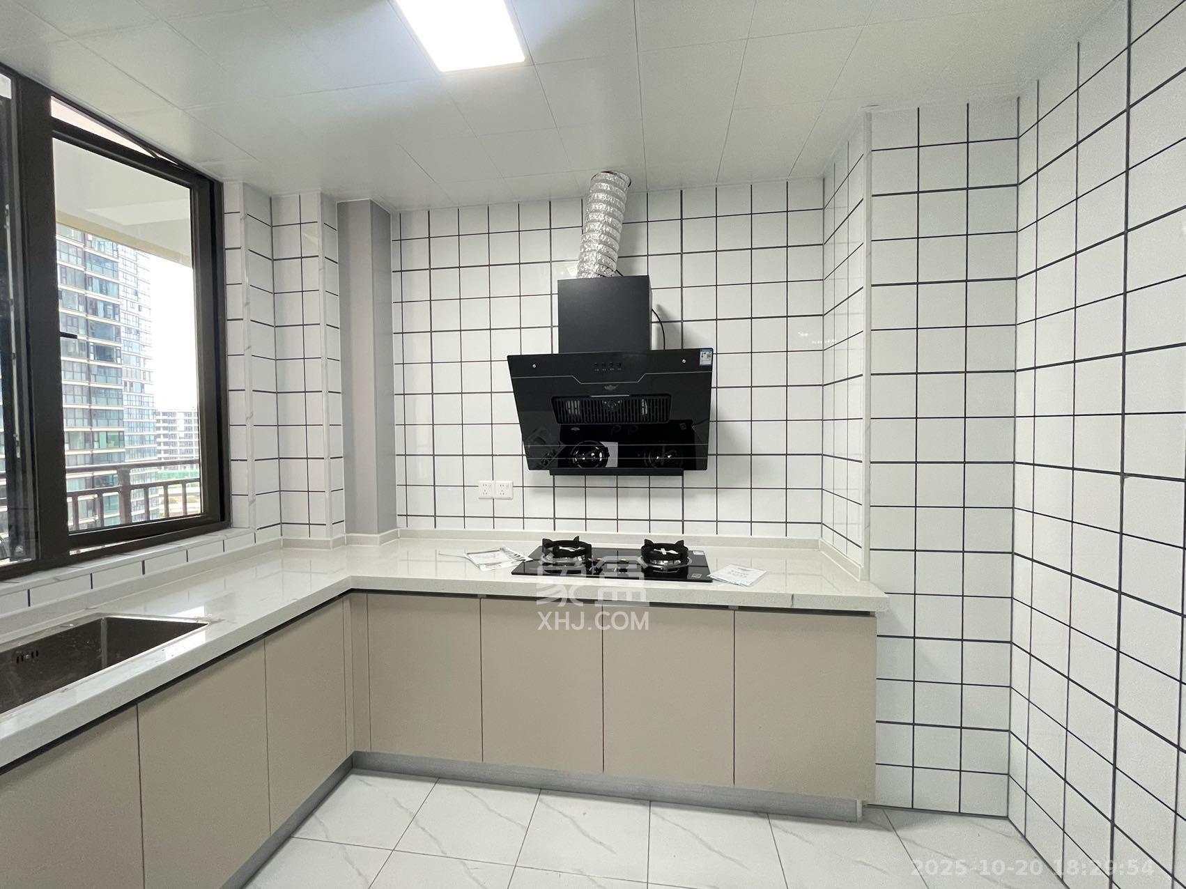 润和湘江天地E区 4室2厅3卫 3280.0元/月 润和湘江天地E区 4室2厅3卫 3280.0元/月室内图