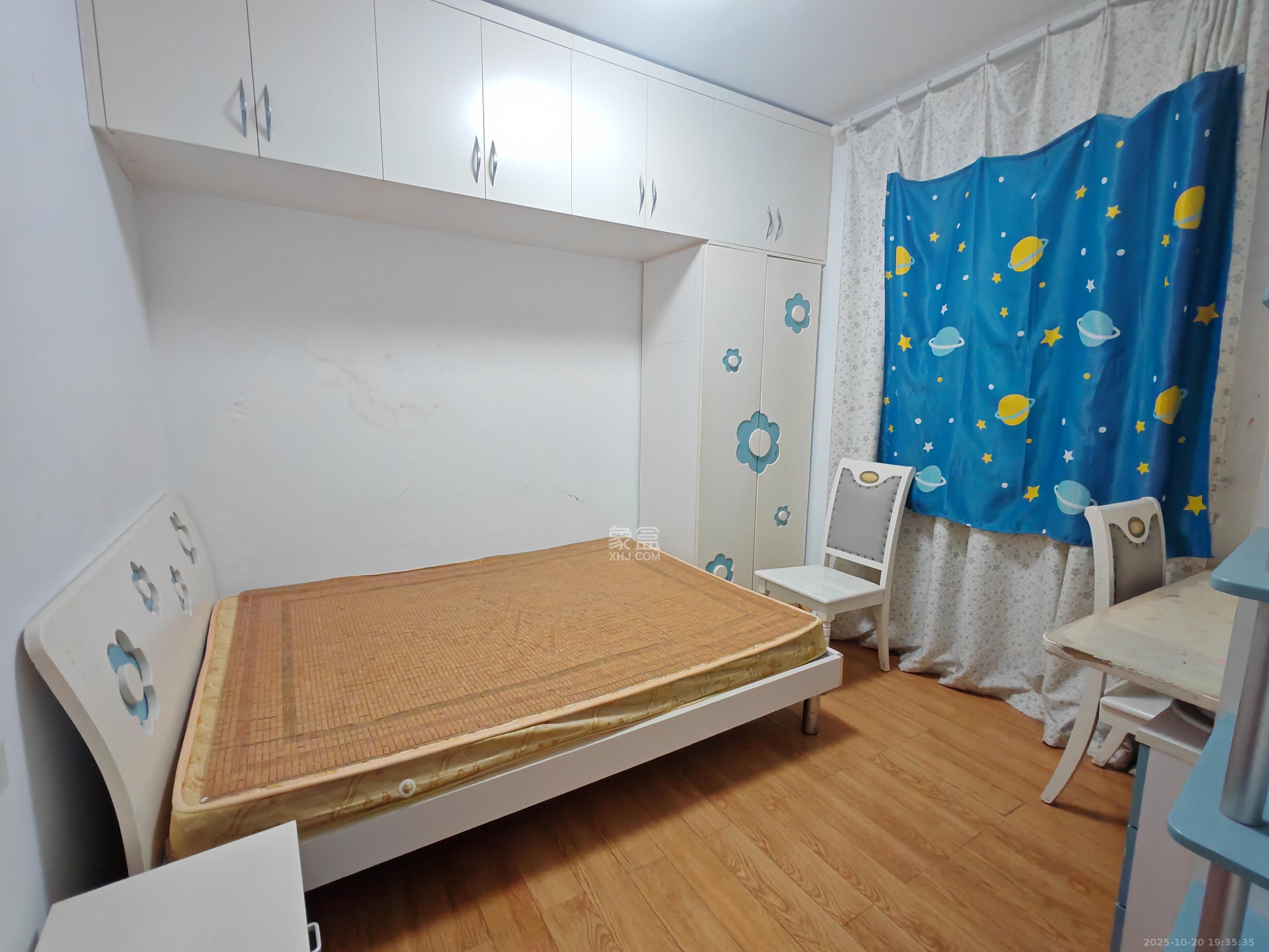 时代星城  3室2厅2卫    1800.0元/月室内图