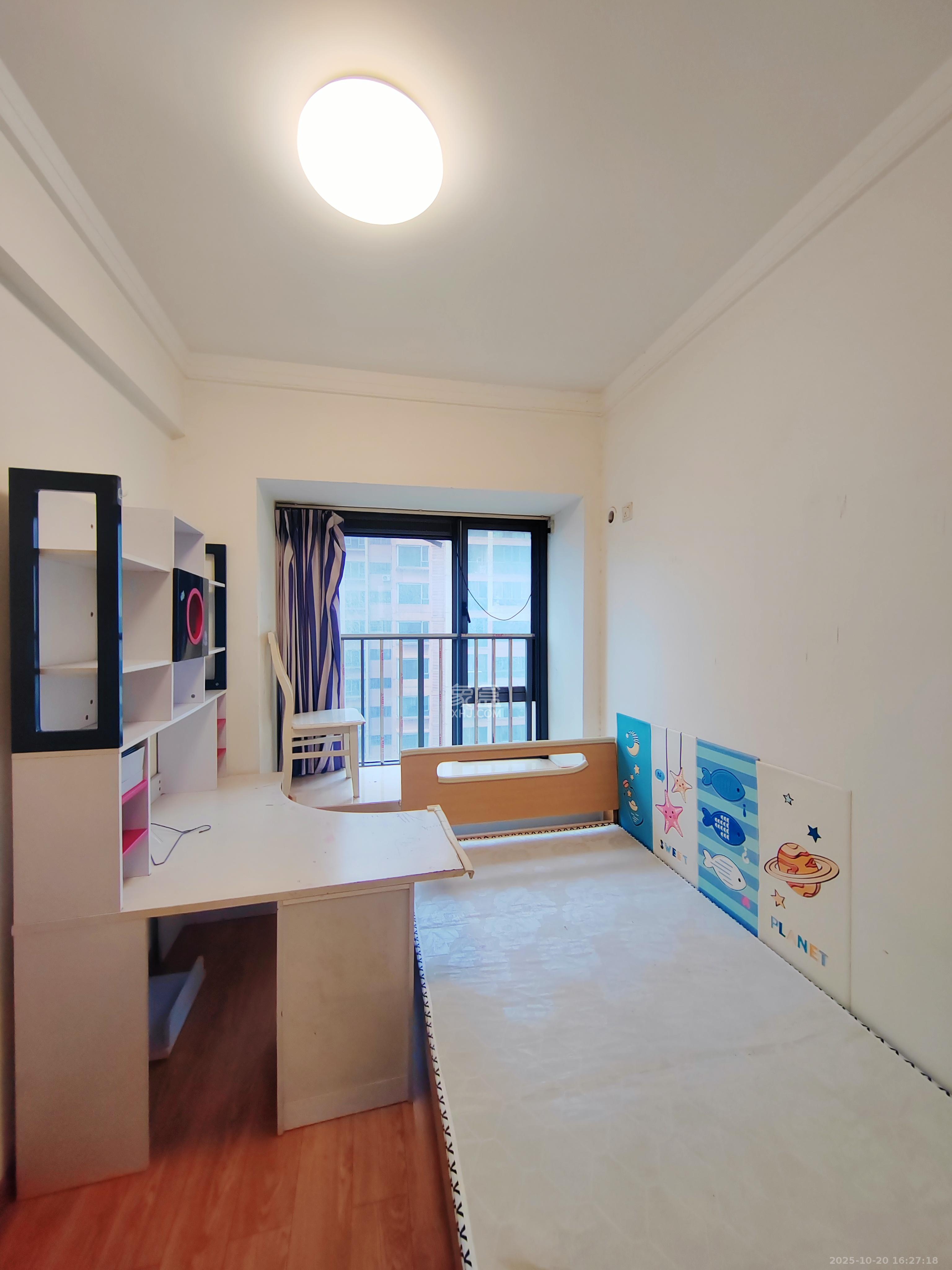 珠江花城三期锦鲤  3室2厅1卫    2200.0元/月室内图