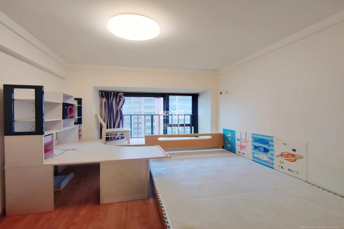 珠江花城三期锦鲤  3室2厅1卫    2200.0元/月 珠江花城三期锦鲤  3室2厅1卫    2200.0元/月室内图