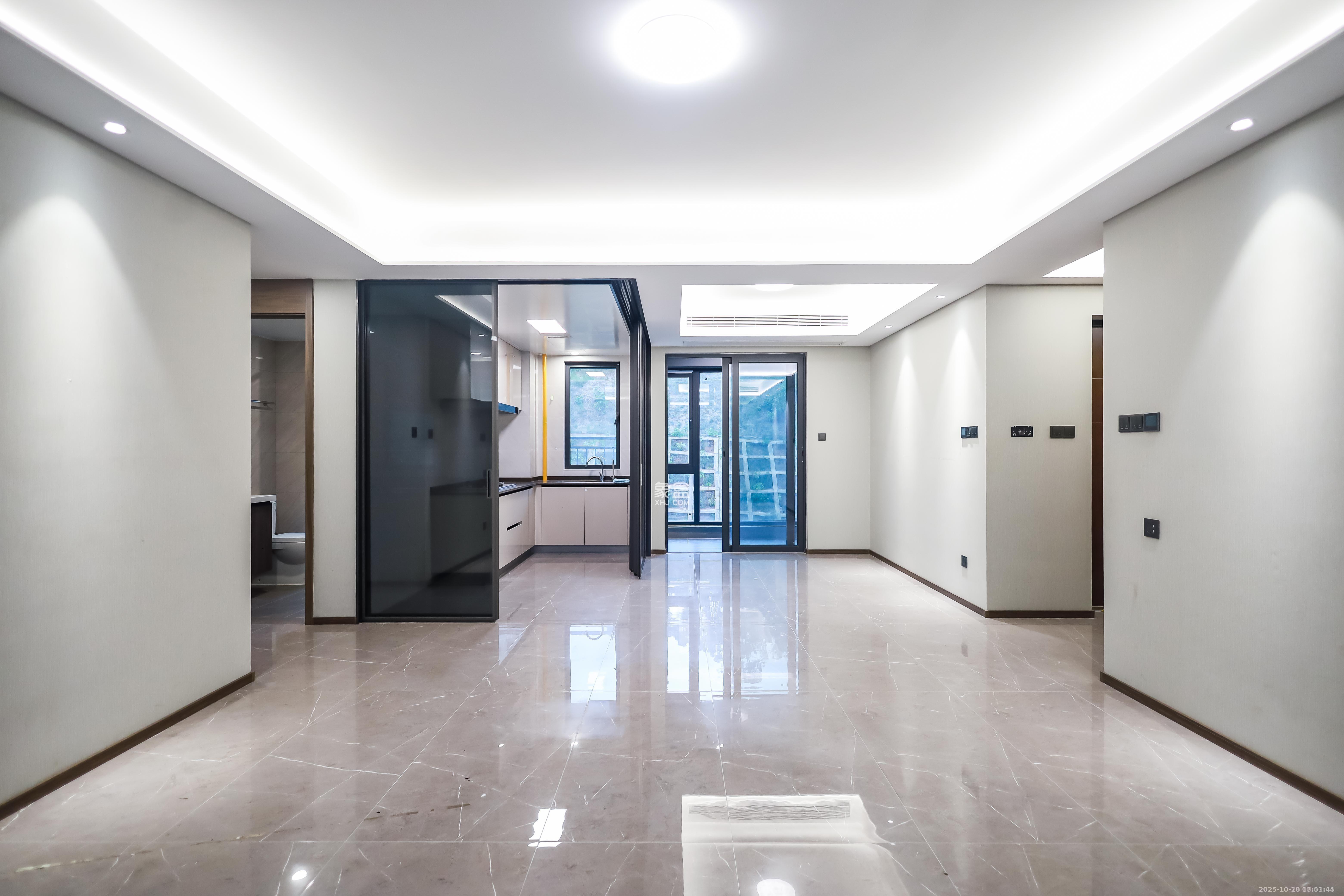 龙湖舜山府 4室2厅2卫 4000.0元/月 龙湖舜山府 4室2厅2卫 4000.0元/月室内图