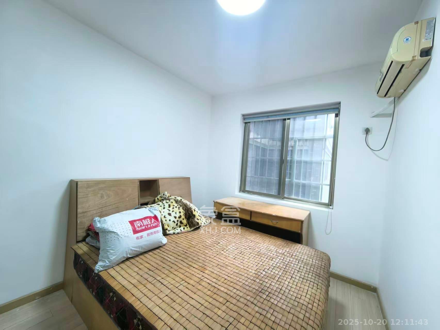 南郡明珠  3室2厅2卫    1600.0元/月室内图