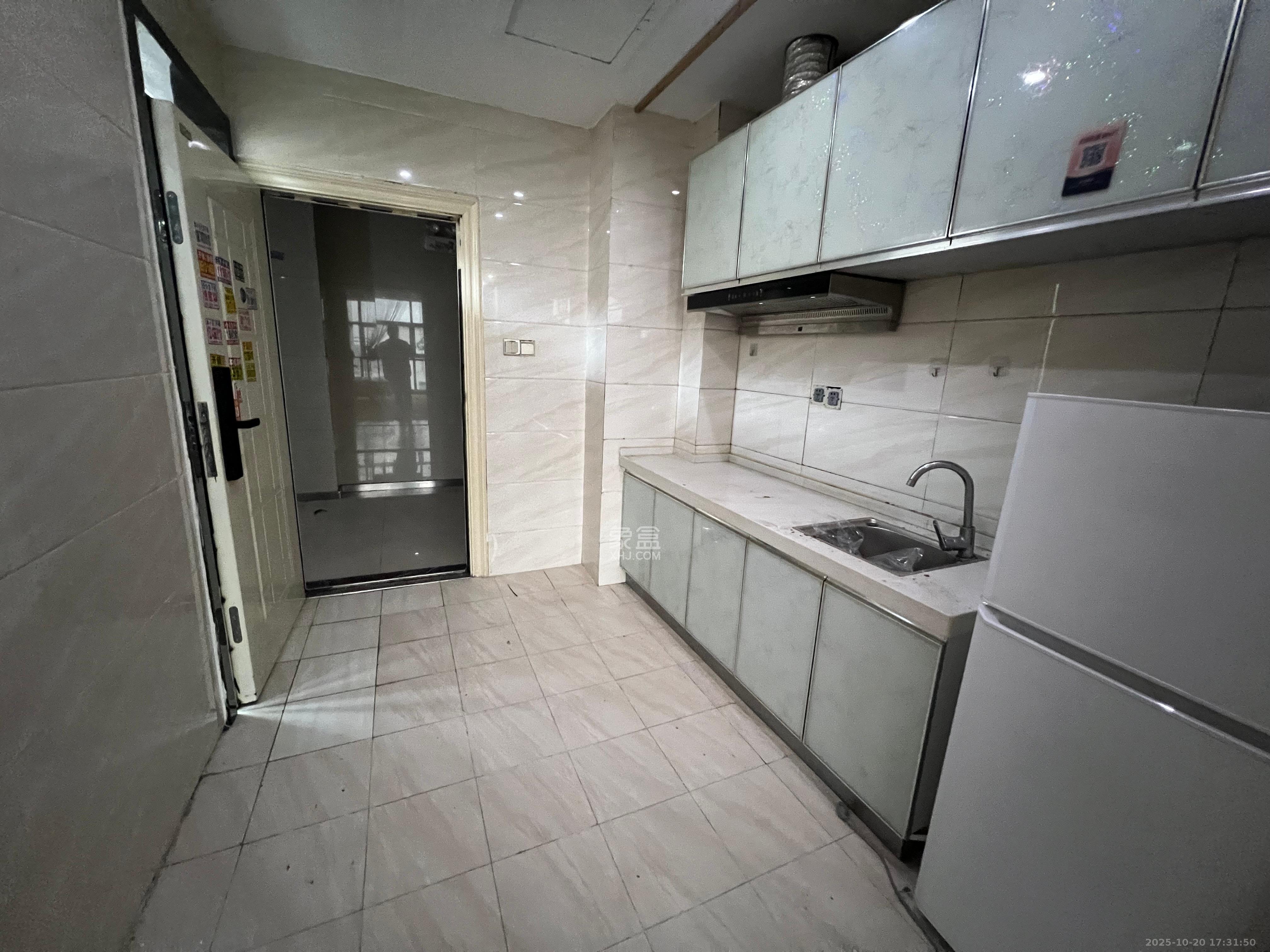 御溪国际  1室1厅1卫    1700.0元/月室内图