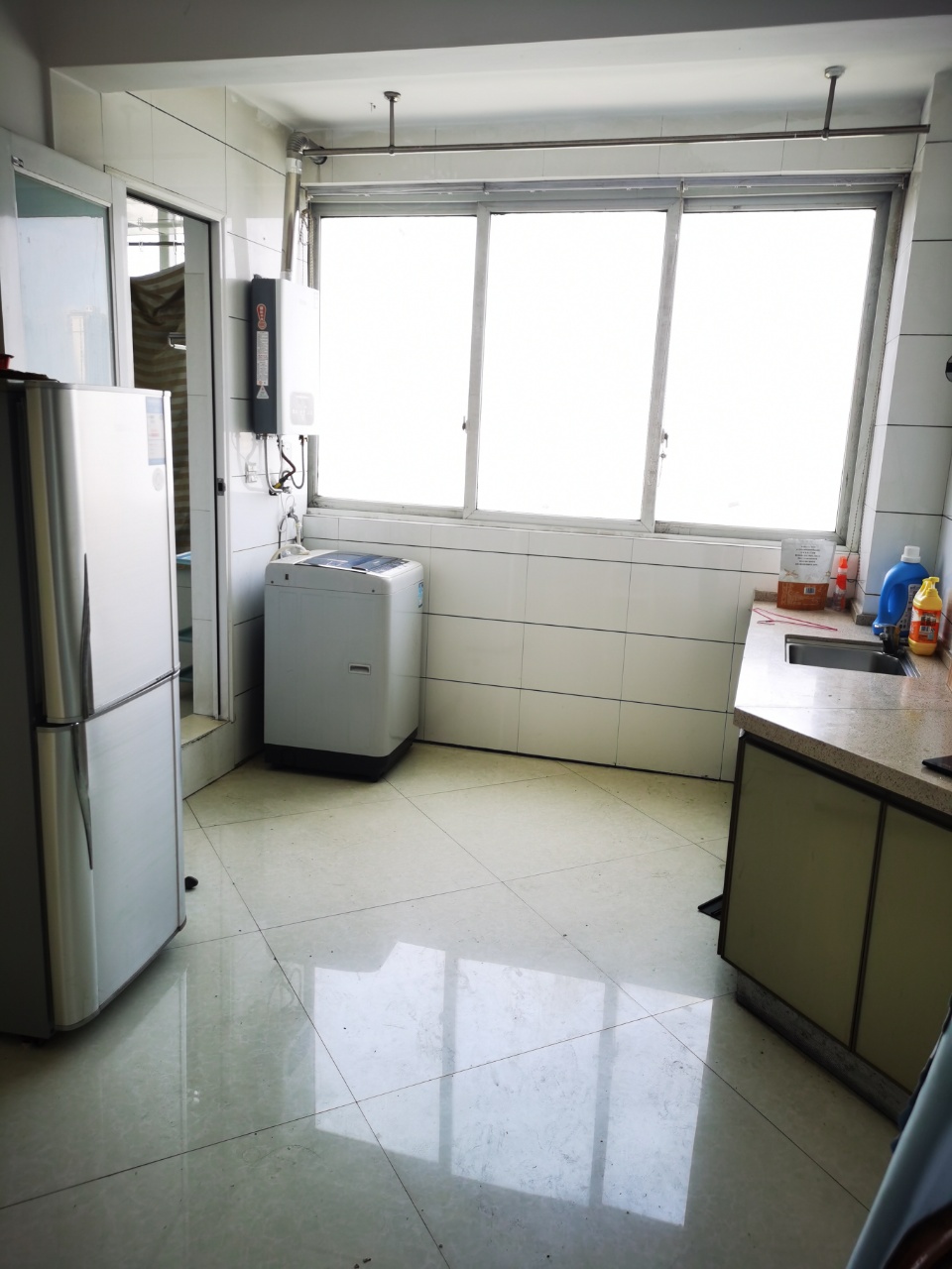 万城国际  1室1厅1卫    700.0元/月 万城国际  1室1厅1卫    700.0元/月室内图