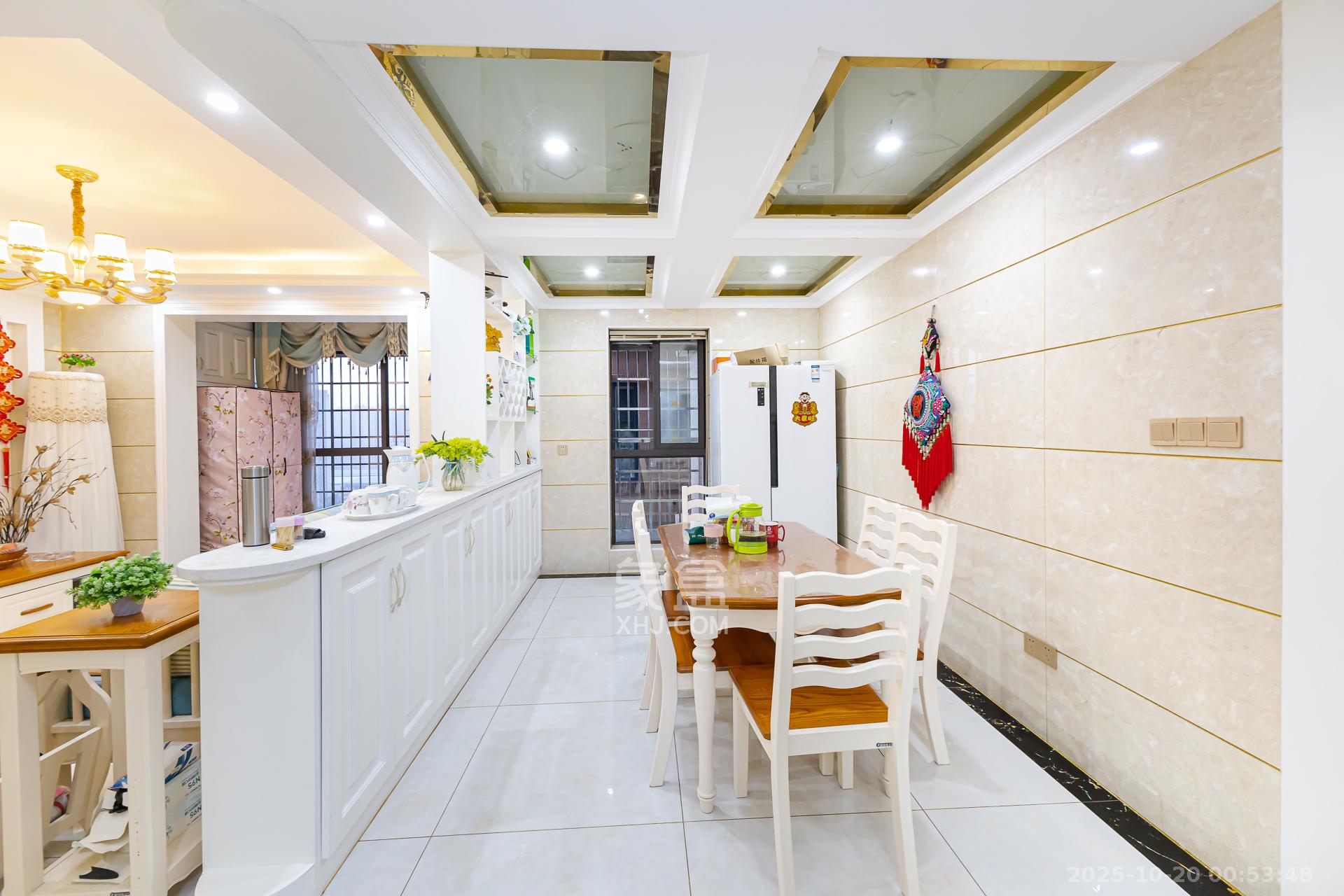 润和之悦（金泽园）  4室2厅2卫    89.8万客厅