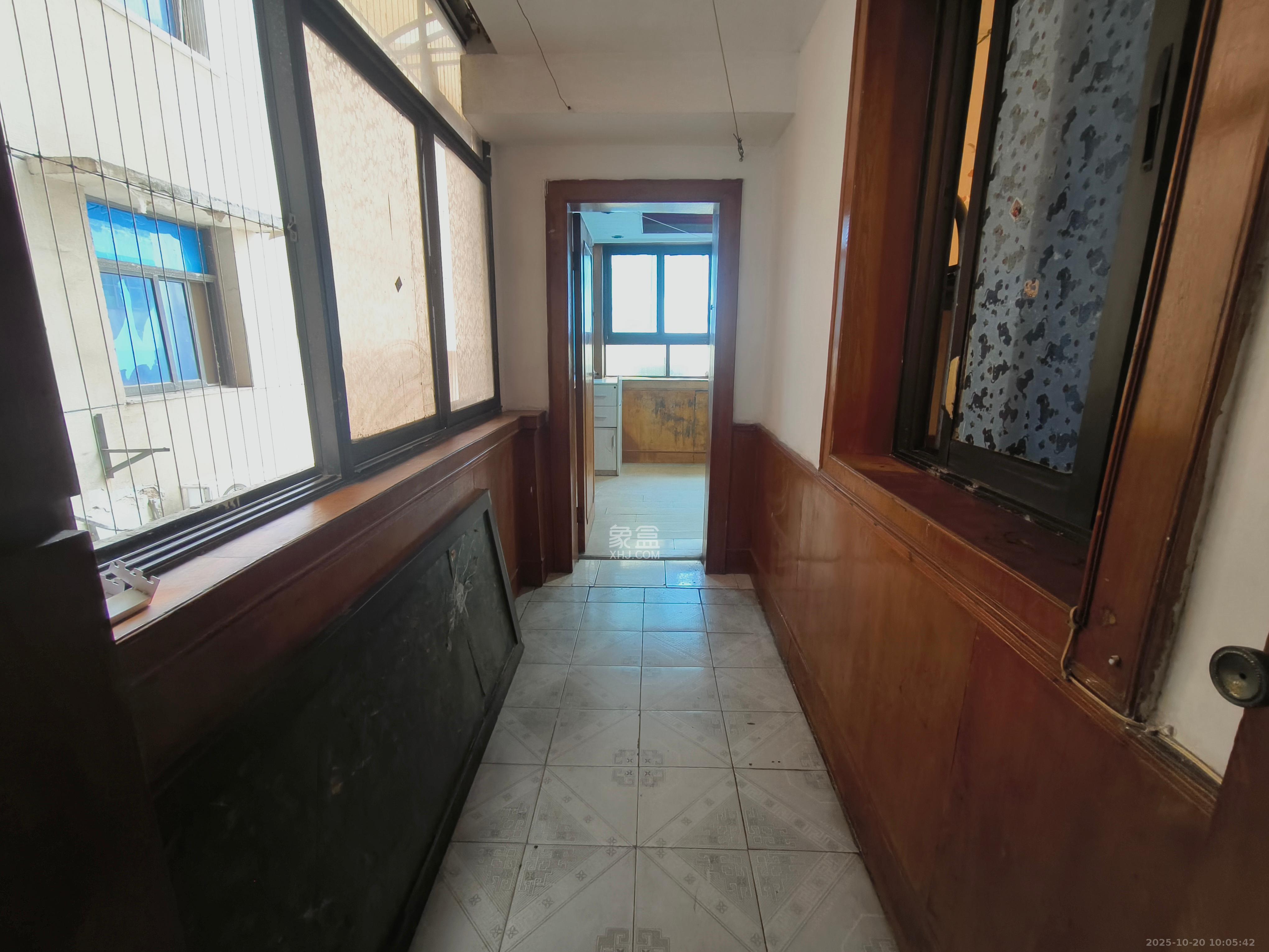 芙蓉区工商局宿舍（五里牌社区物业服务中心）  3室1厅1卫    1100.0元/月室内图