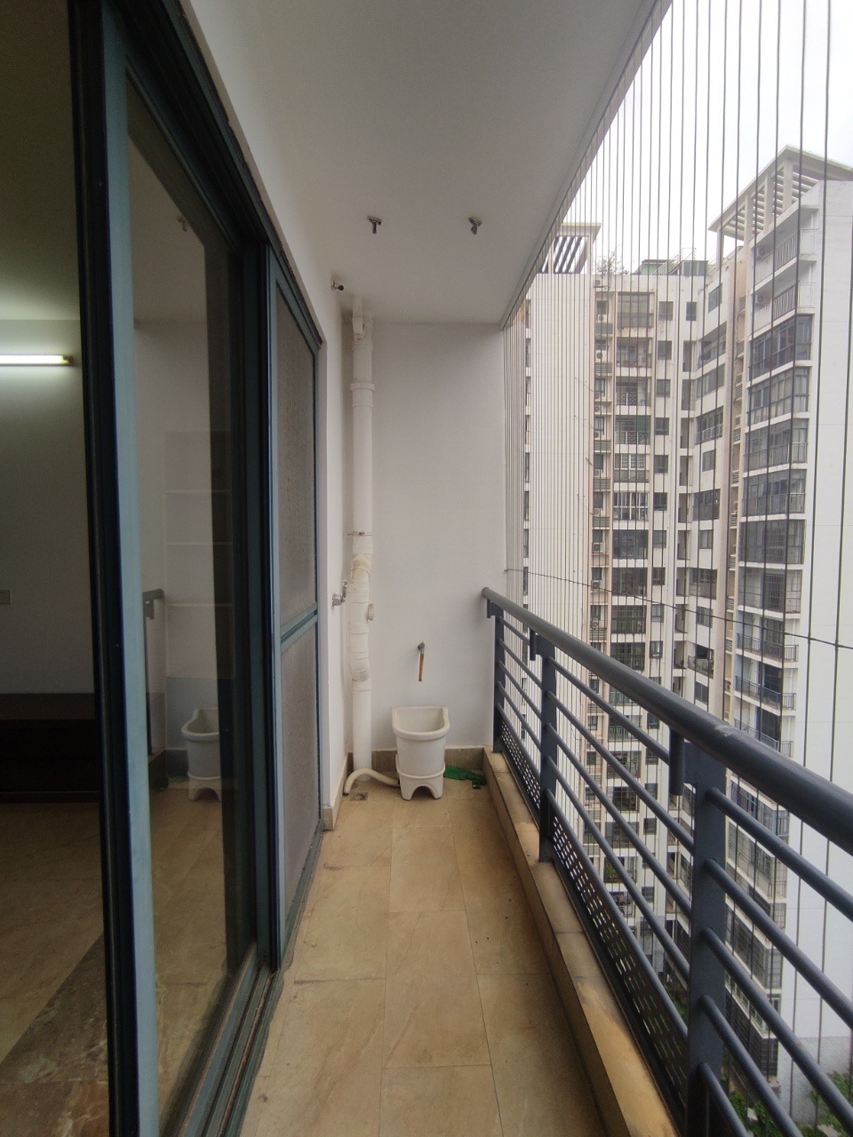 都市森林  5室2厅2卫    3200.0元/月室内图