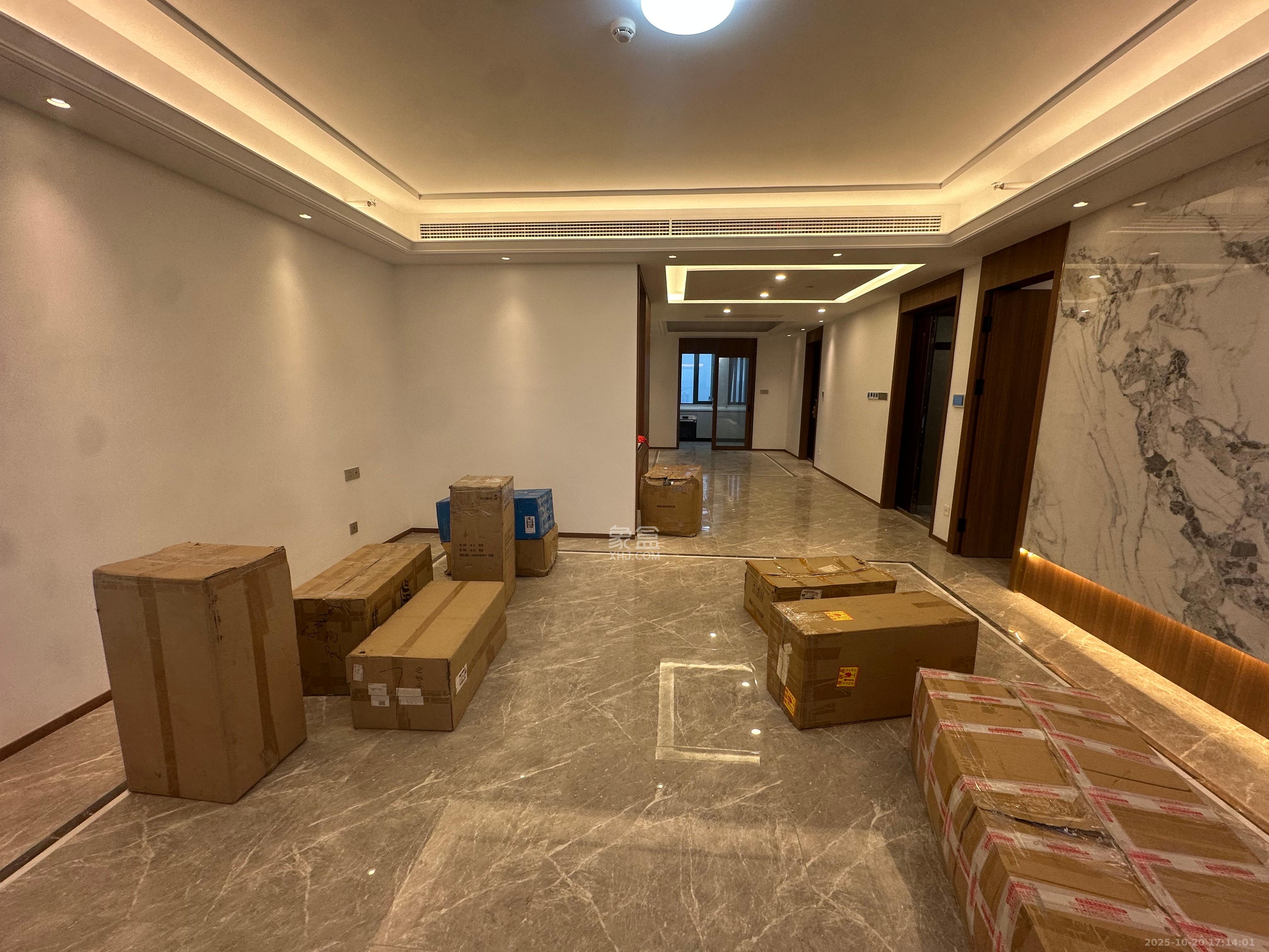 江山印  4室1厅2卫    11000.0元/月室内图