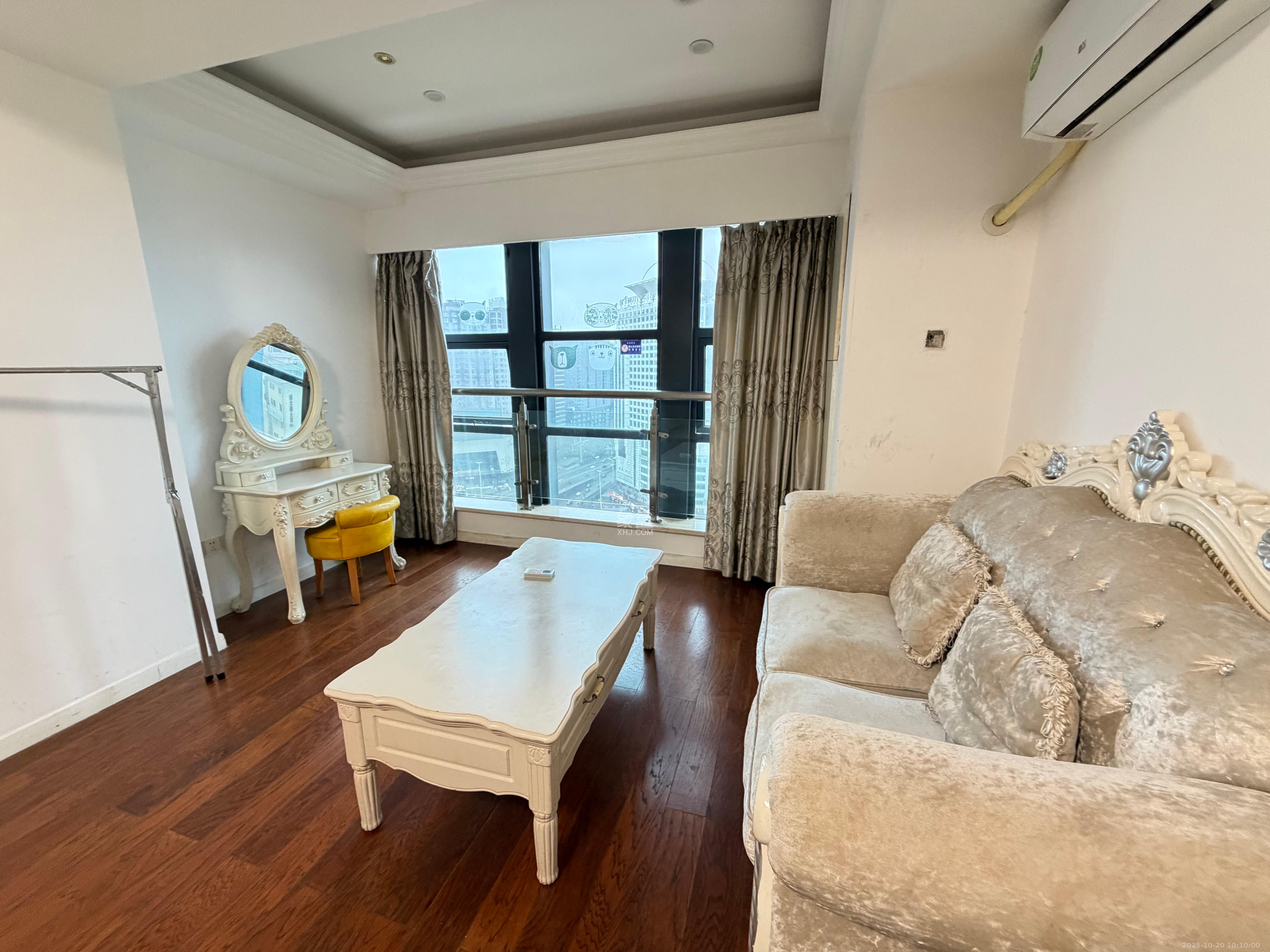 壹号公馆  1室1厅1卫    2200.0元/月 壹号公馆  1室1厅1卫    2200.0元/月室内图