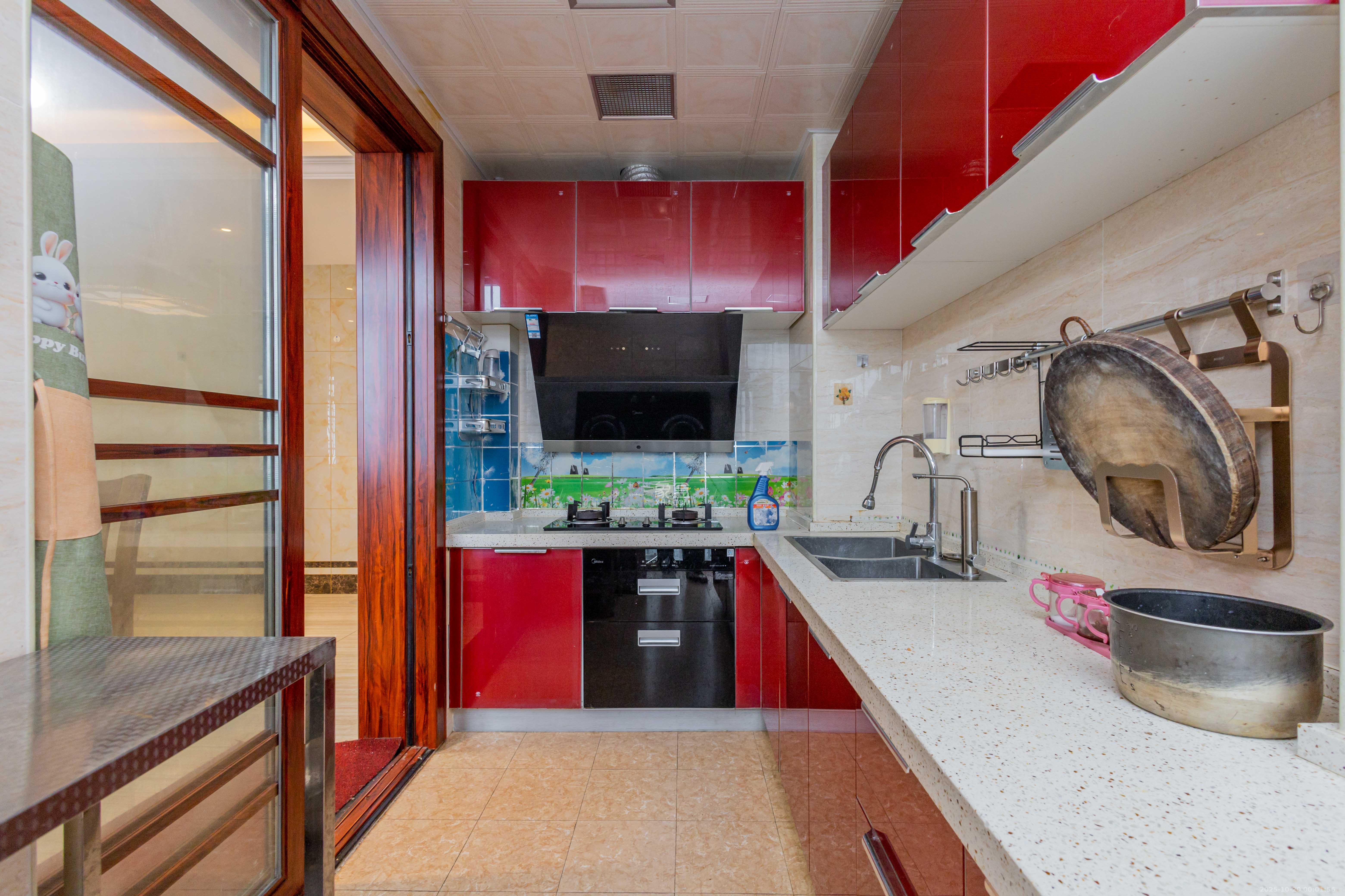 三景华御 4室2厅2卫 75.8万 三景华御 4室2厅2卫 75.8万厨房