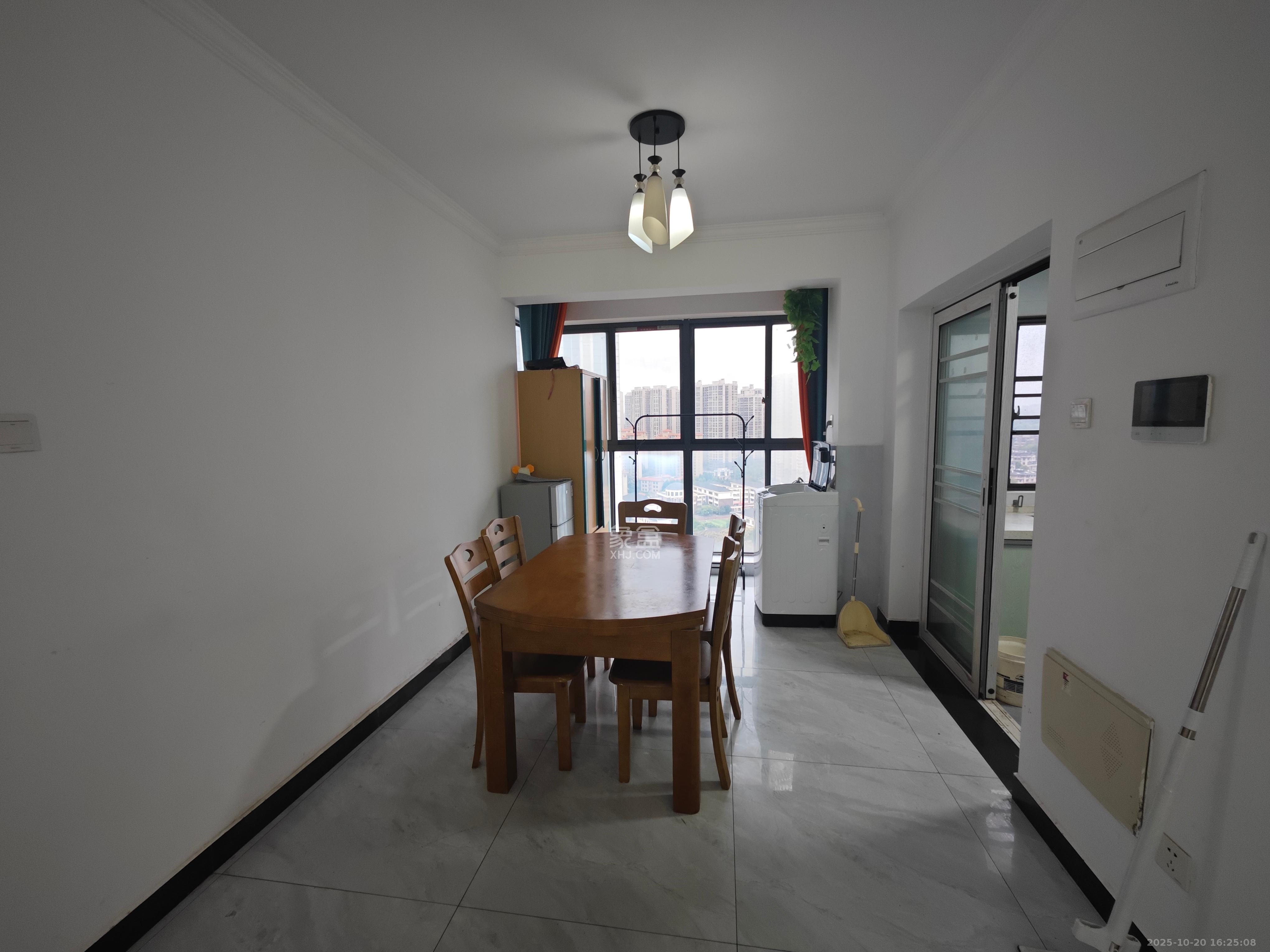 中建嘉和城  3室2厅2卫    2500.0元/月 中建嘉和城  3室2厅2卫    2500.0元/月室内图