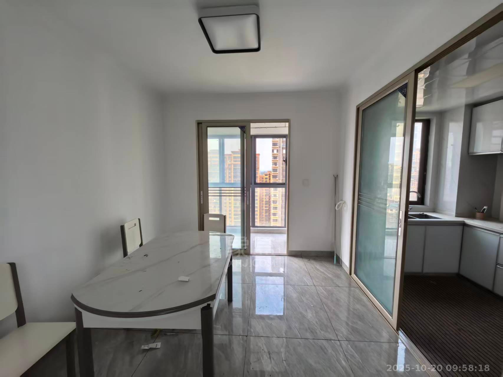 时代新城(翰林府) 4室2厅2卫 2100.0元/月 时代新城(翰林府) 4室2厅2卫 2100.0元/月室内图