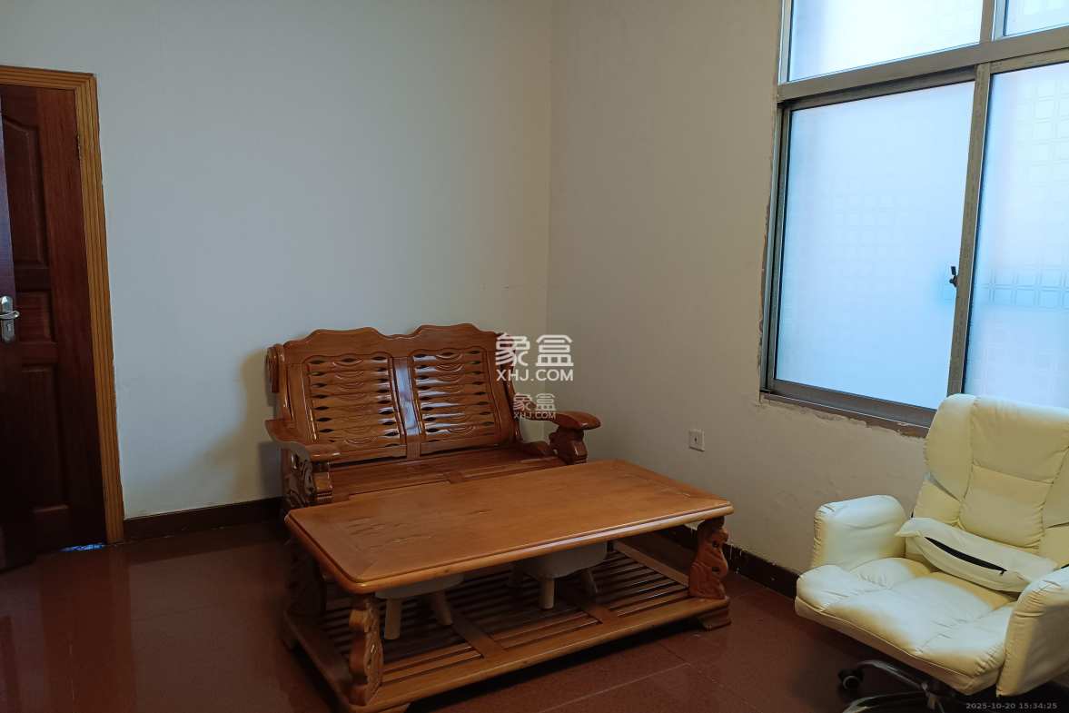 沙里坪小区  2室2厅1卫    1700.0元/月 沙里坪小区  2室2厅1卫    1700.0元/月室内图