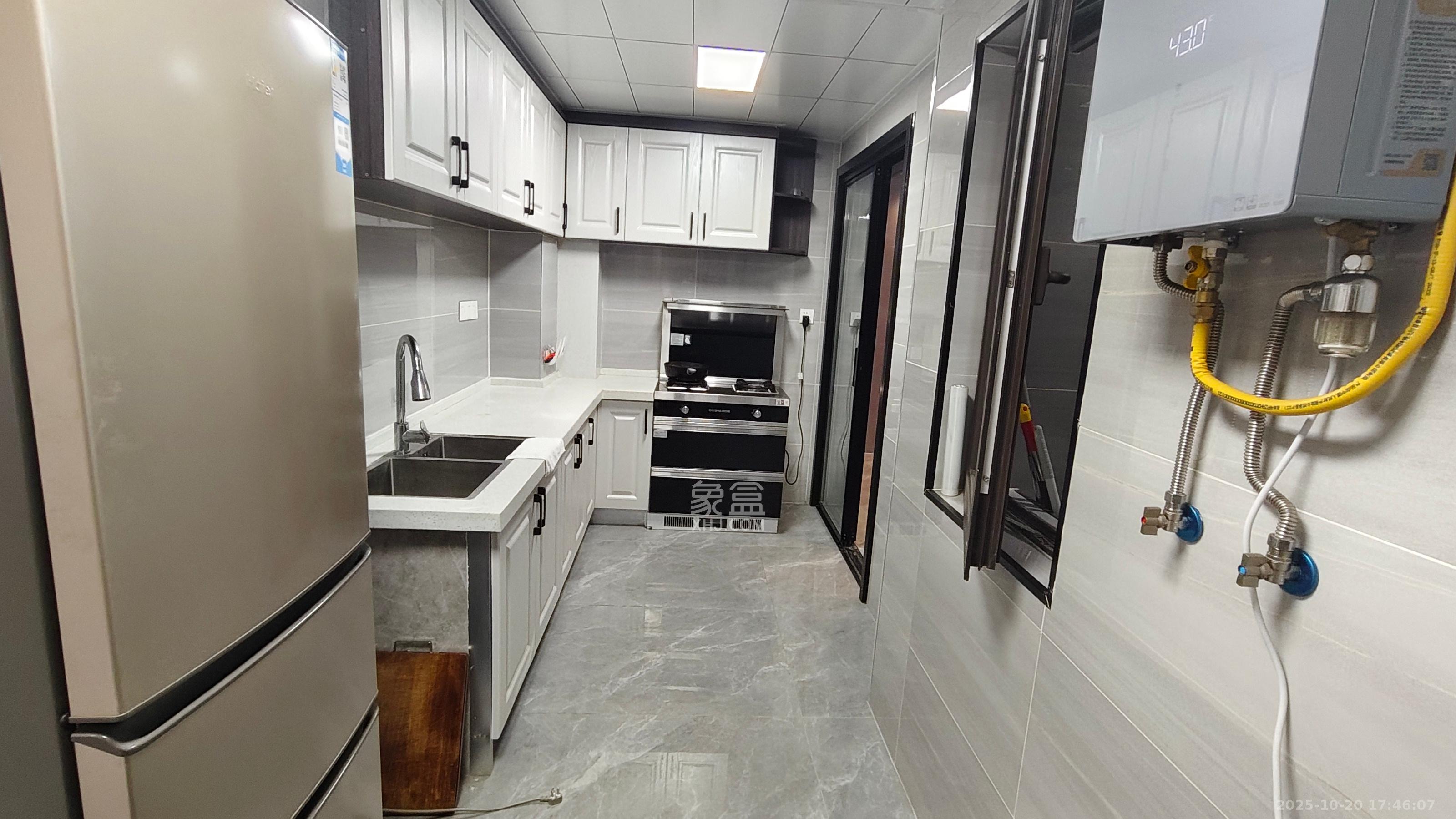 保利大都汇一期、二期  3室2厅2卫    3988.0元/月 保利大都汇一期、二期  3室2厅2卫    3988.0元/月室内图