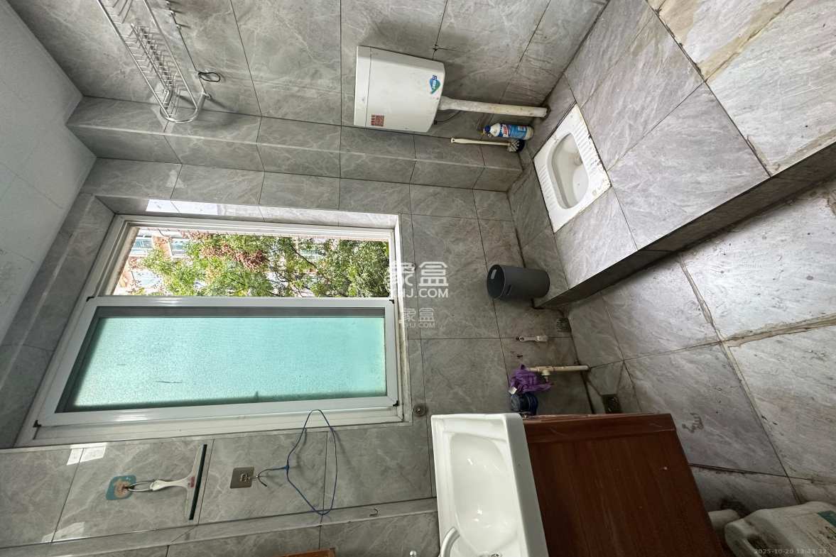 左岸春天 2室2厅1卫 1950.0元/月 左岸春天 2室2厅1卫 1950.0元/月室内图