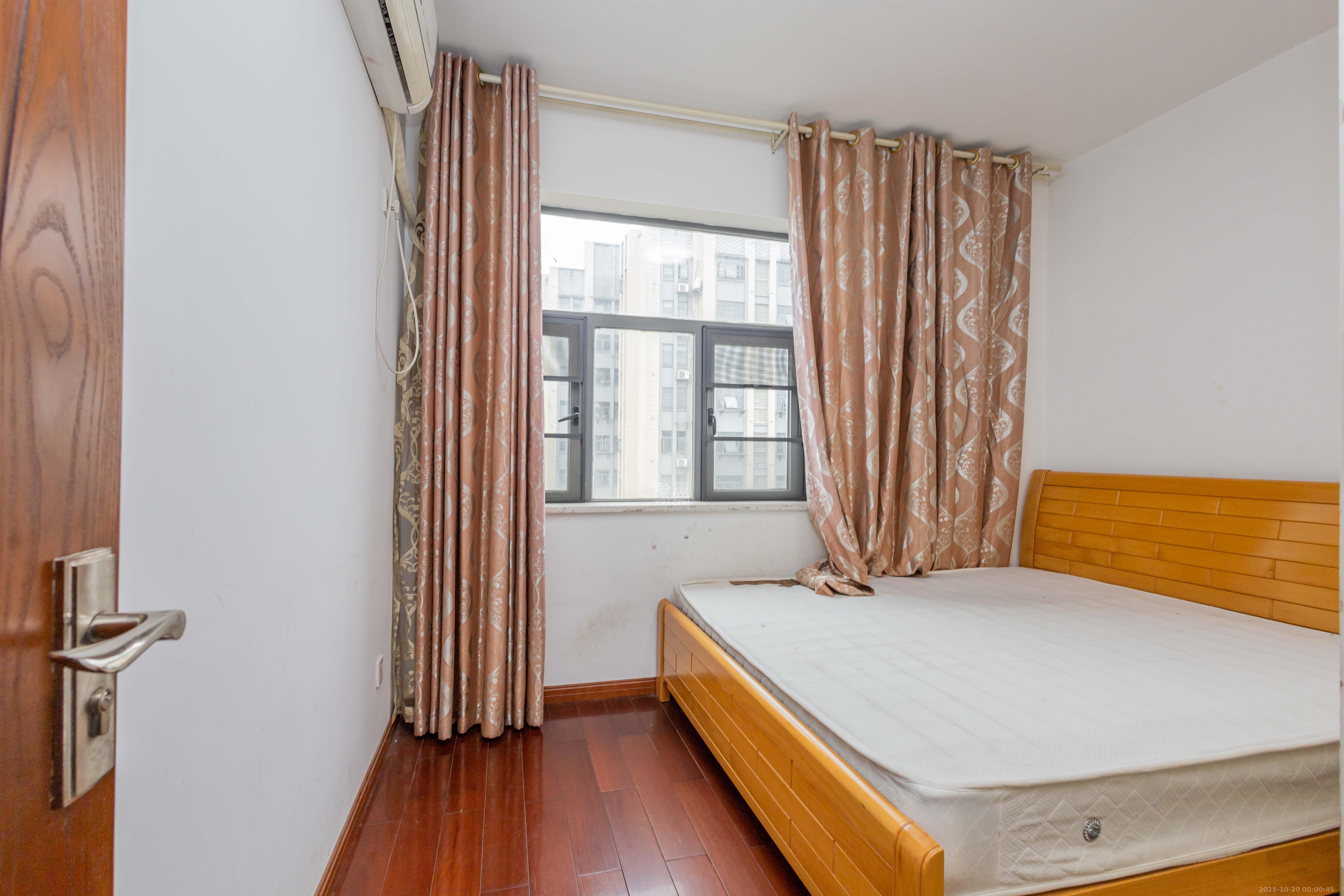 中房瑞致国际 3室2厅2卫 96.0万 中房瑞致国际 3室2厅2卫 96.0万卧室