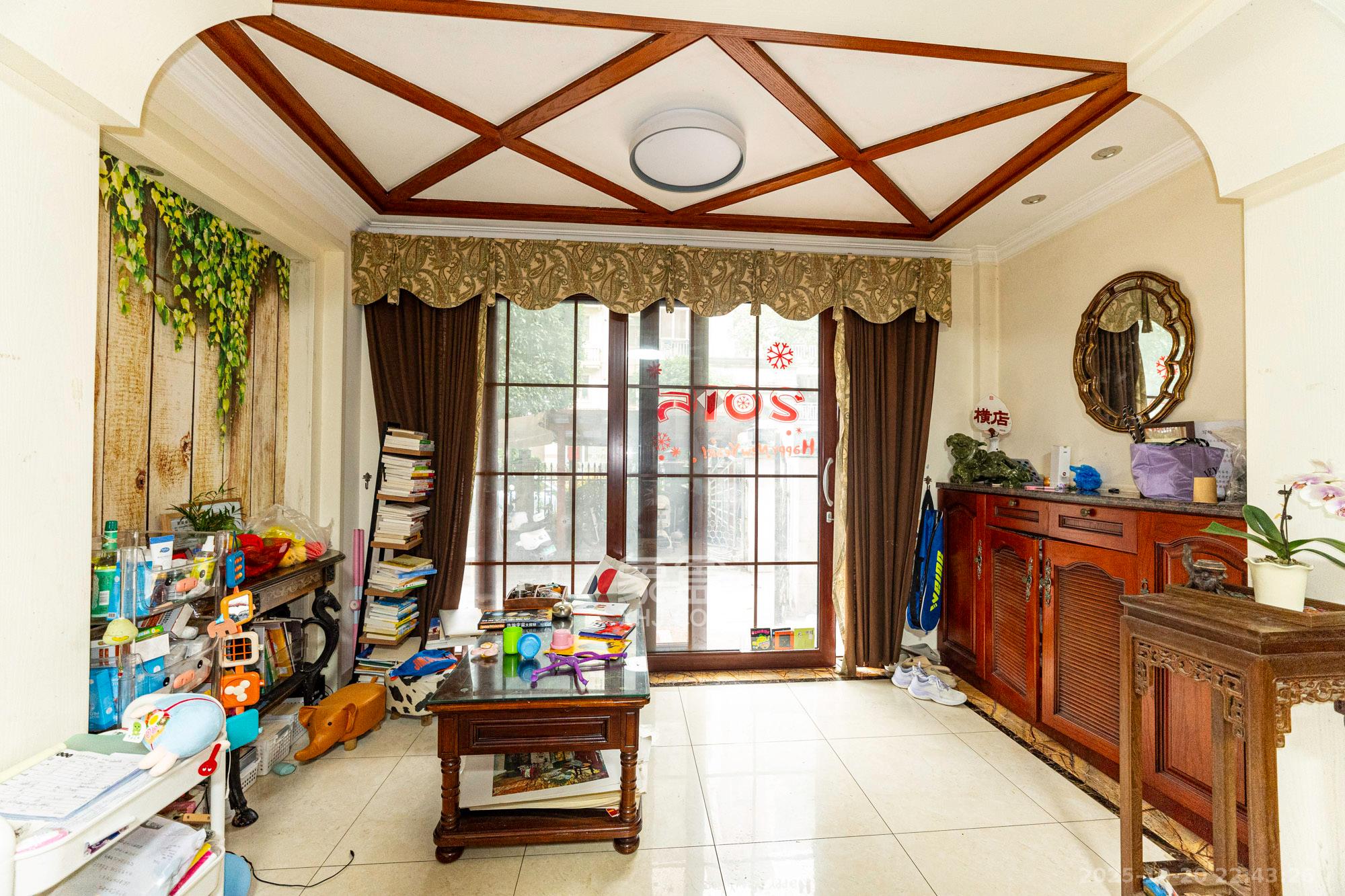 碧桂园威尼斯城  3室2厅2卫    198.0万 碧桂园威尼斯城  3室2厅2卫    198.0万阳台