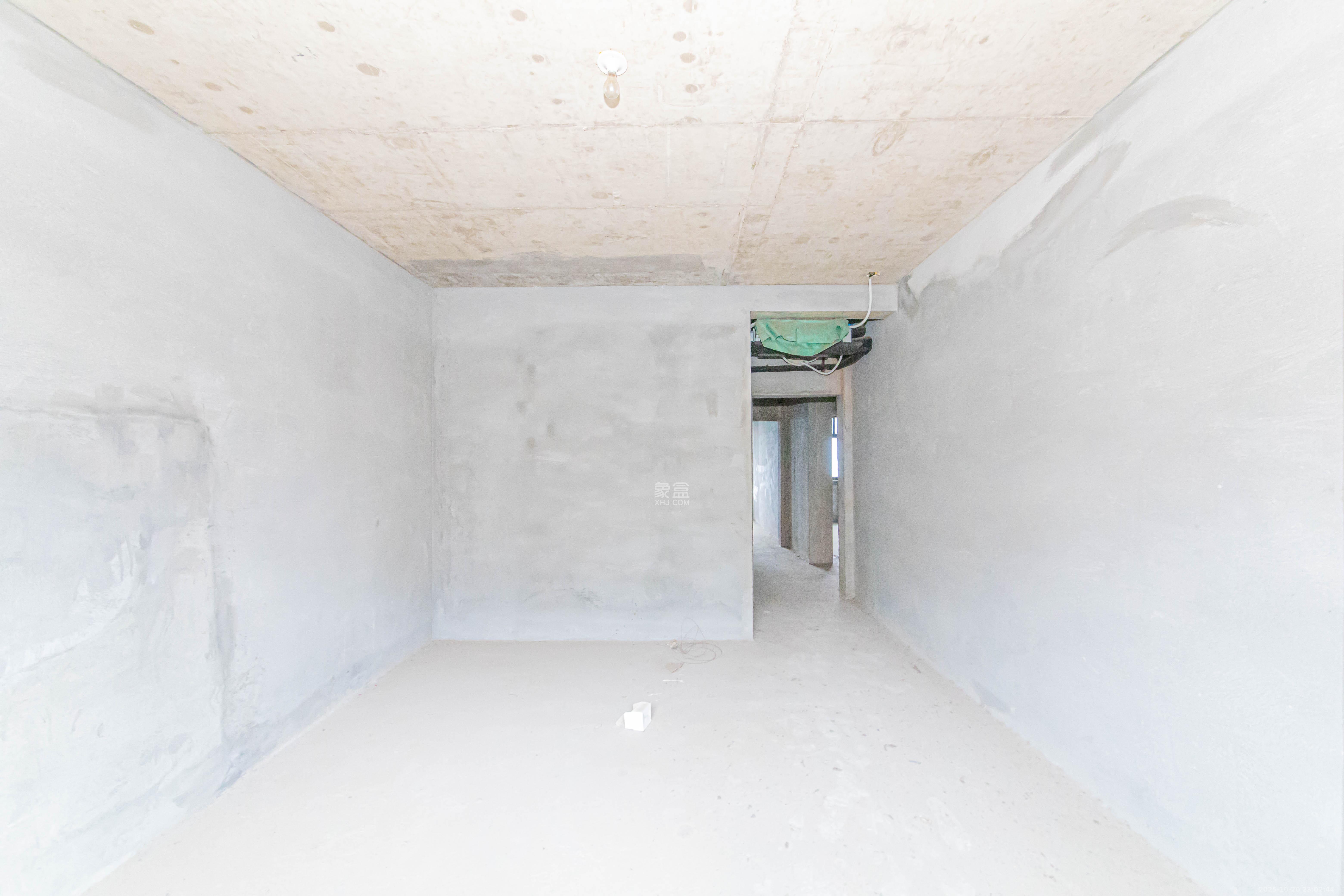 润江榕园  4室2厅2卫    243.0万卧室