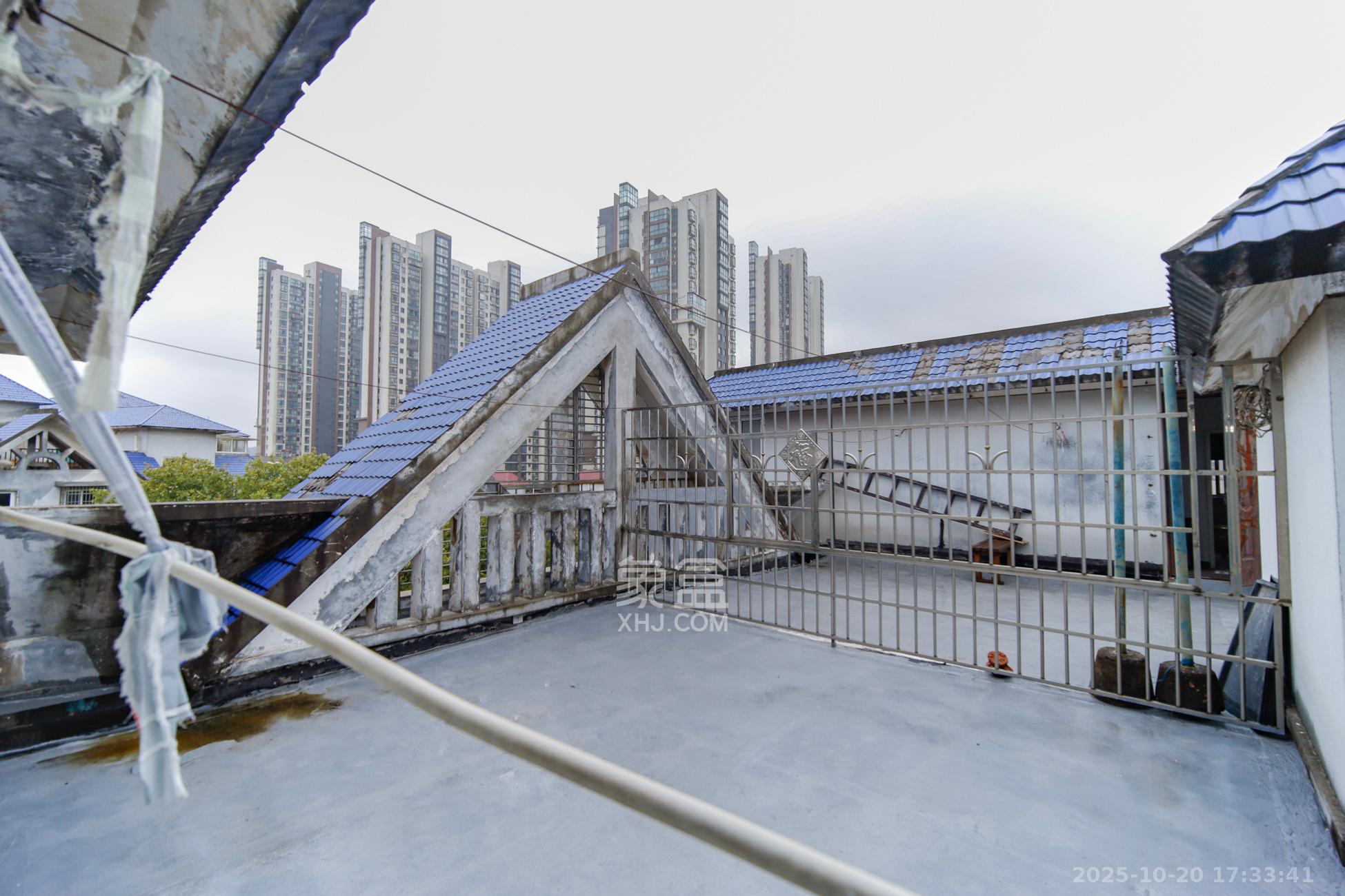 融城花苑  5室2厅3卫    95.0万其他