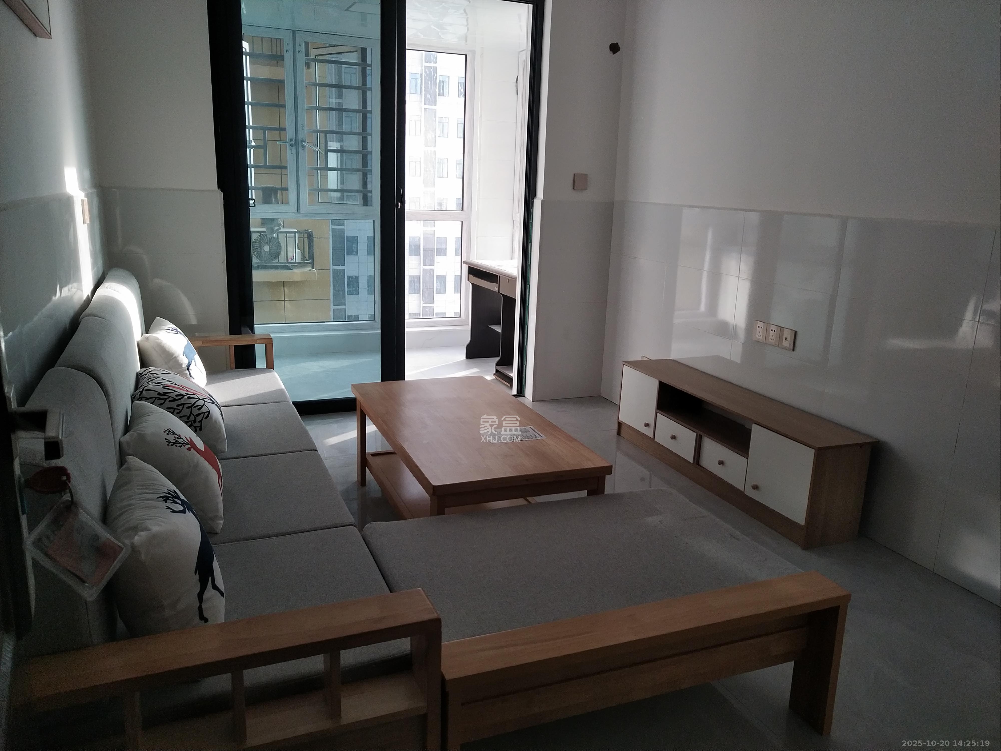 绿色金典  2室1厅1卫    1700.0元/月 绿色金典  2室1厅1卫    1700.0元/月