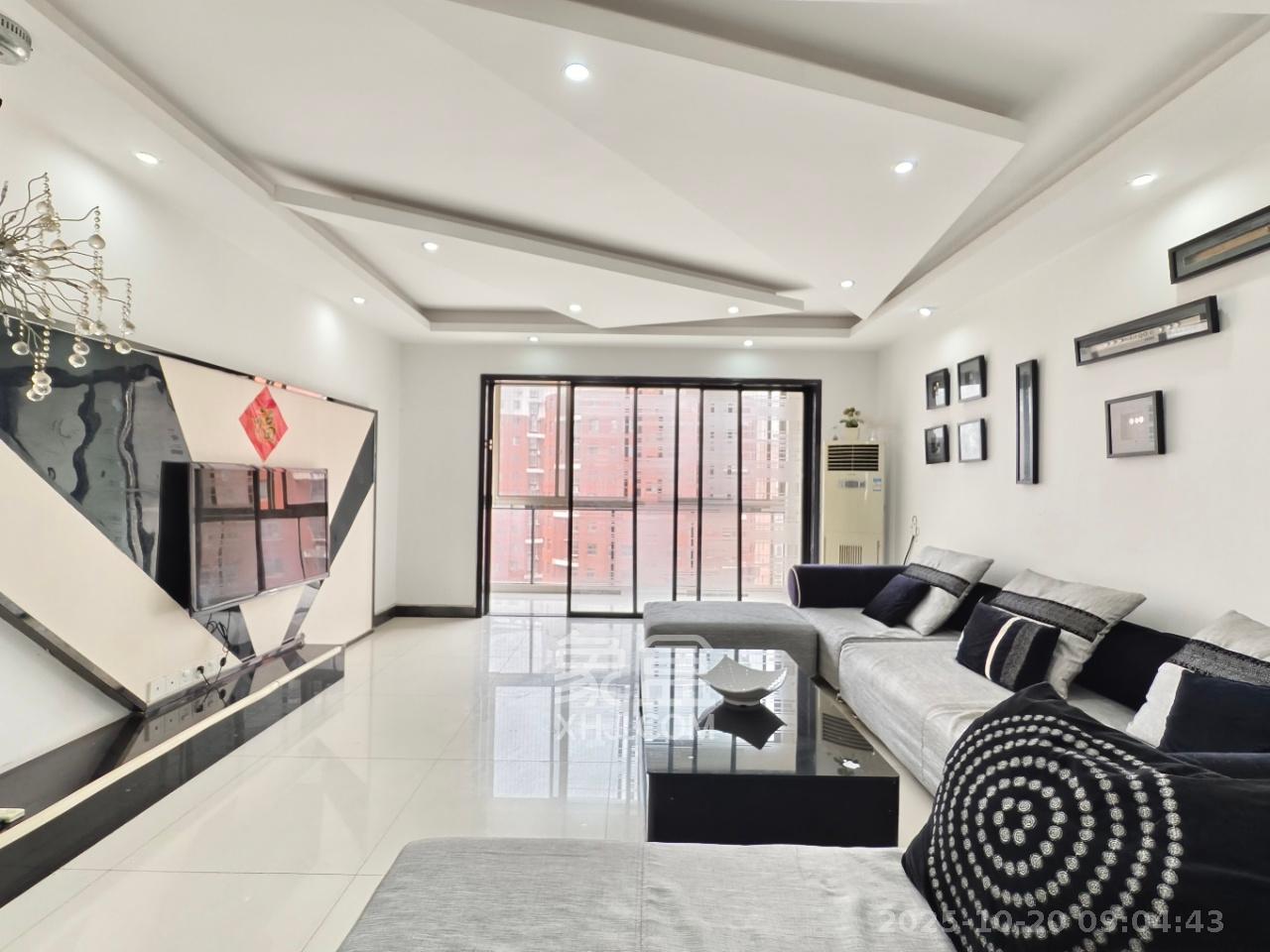 西岸润泽府  3室2厅2卫    3200.0元/月室内图