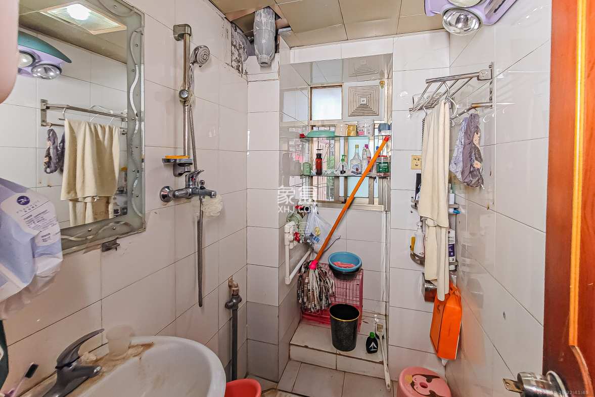 上工商银行宿舍 2室2厅1卫 48.8万 上工商银行宿舍 2室2厅1卫 48.8万卫生间