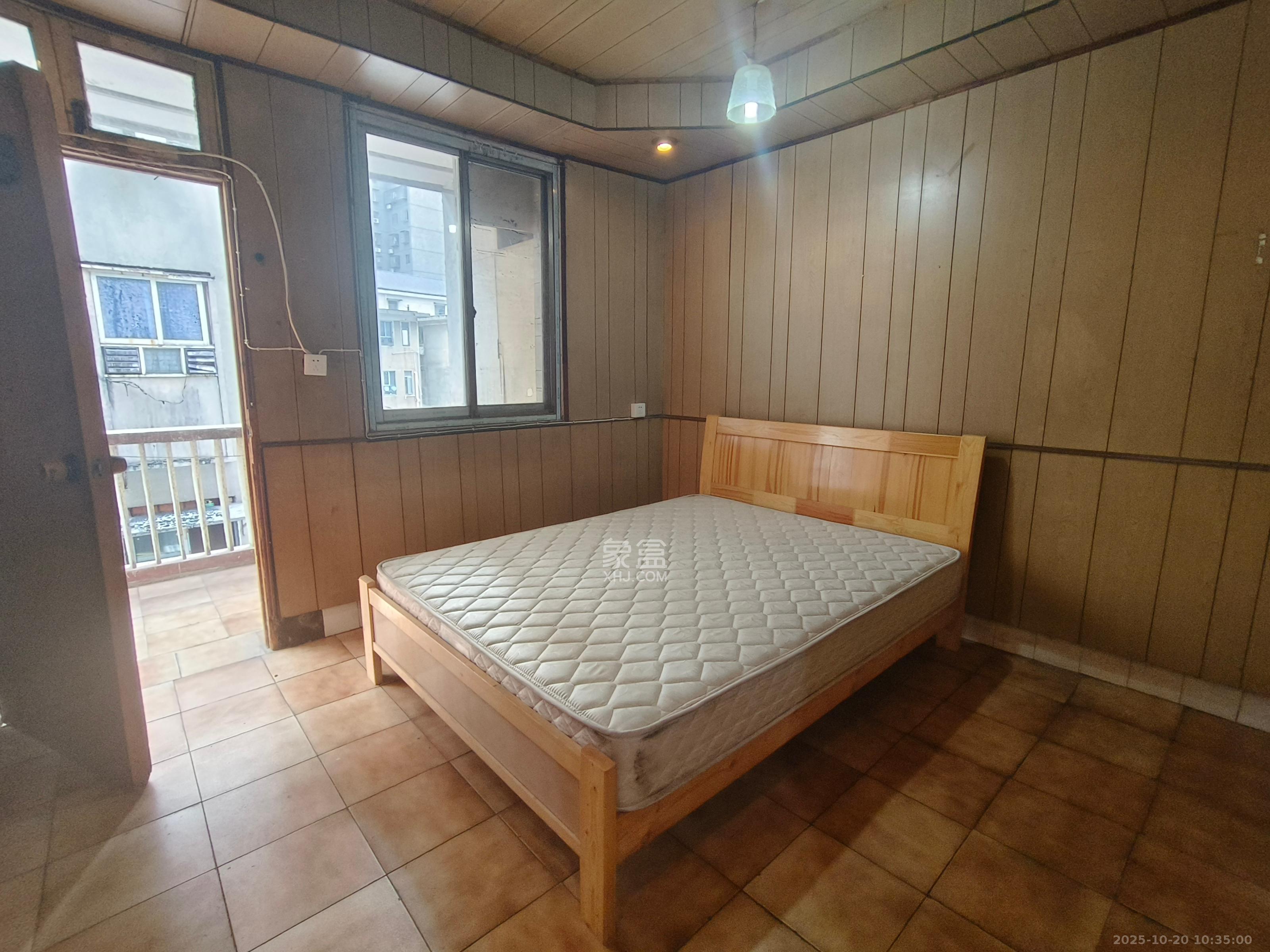 化龙池散盘 2室1厅1卫 1500.0元/月 化龙池散盘 2室1厅1卫 1500.0元/月室内图