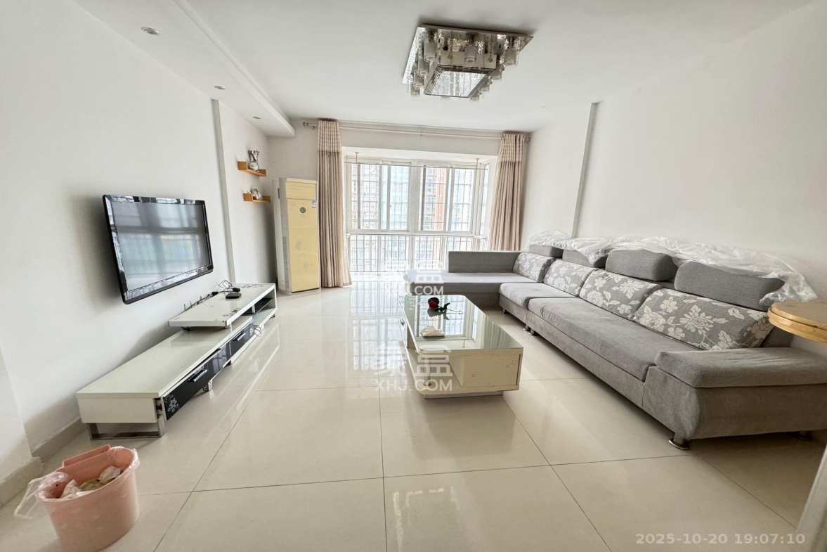 圣力华苑 3室2厅1卫 1750.0元/月 圣力华苑 3室2厅1卫 1750.0元/月室内图