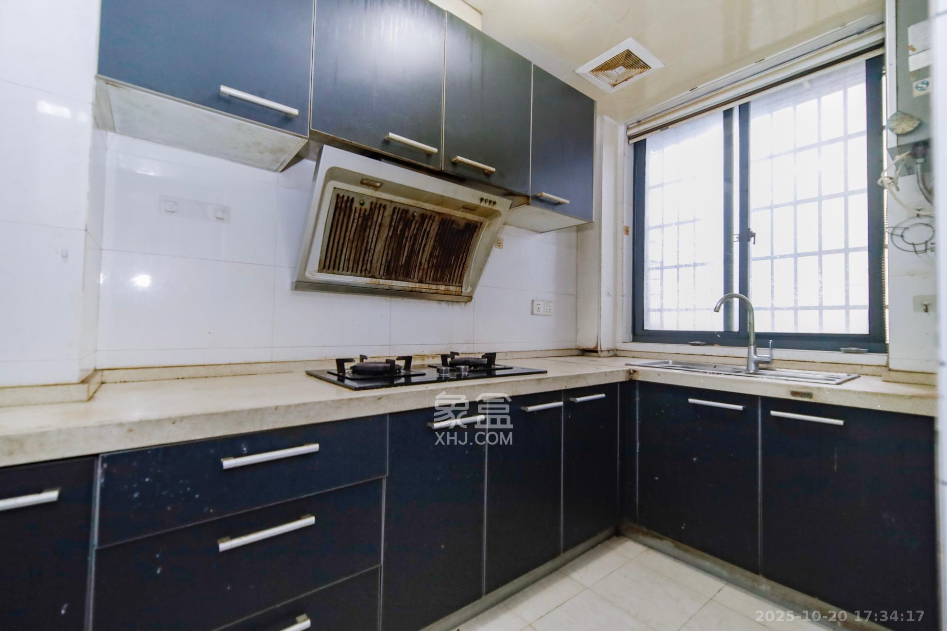 凯姆国际  2室2厅1卫    54.0万厨房