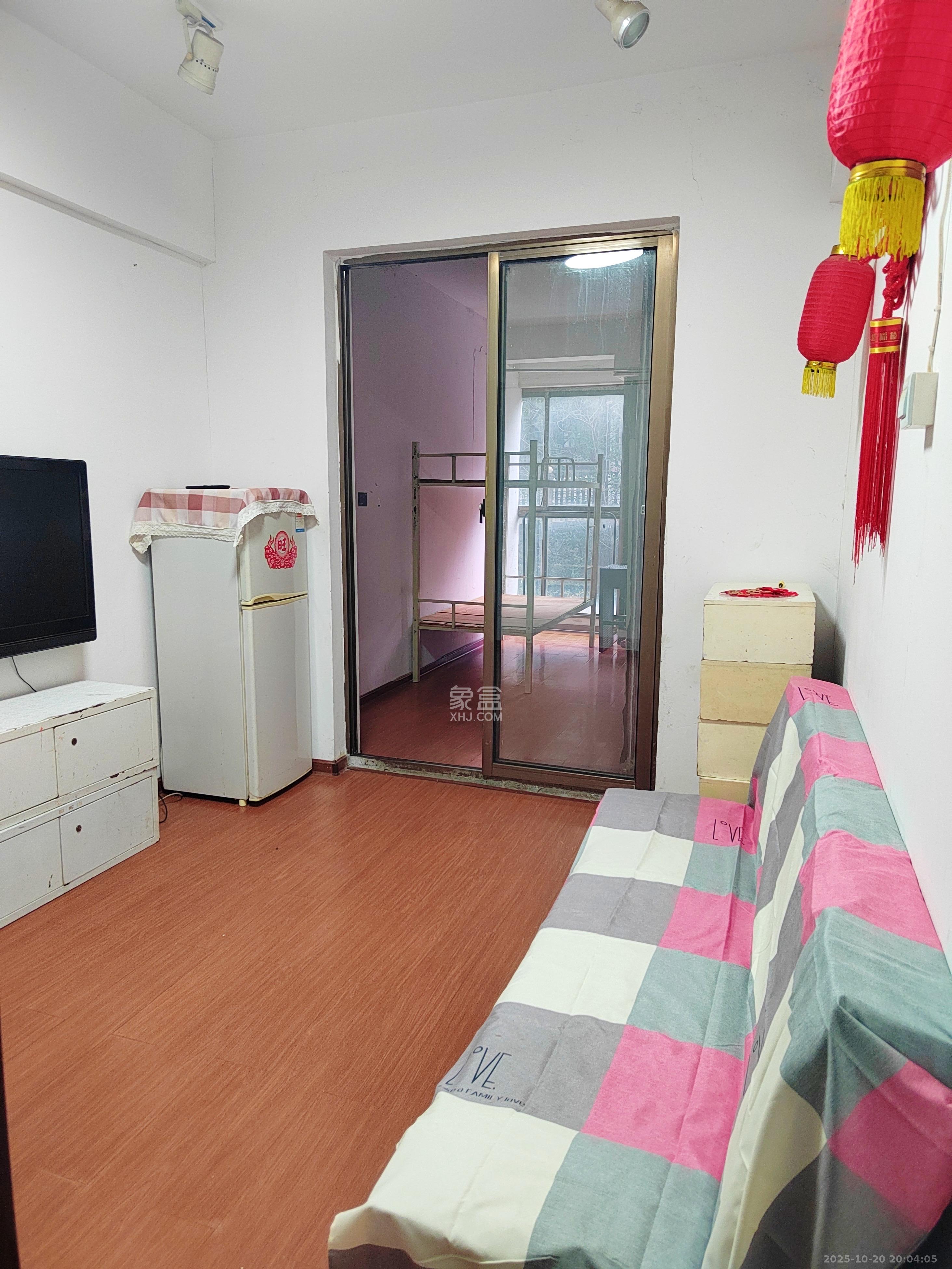 岳泰理想城 2室1厅1卫 2000.0元/月 岳泰理想城 2室1厅1卫 2000.0元/月室内图