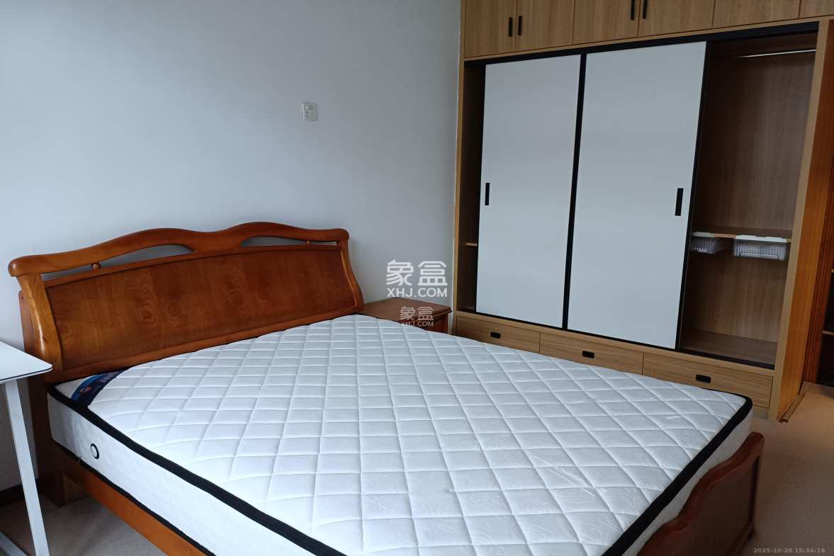 沙里坪小区  2室2厅1卫    1700.0元/月 沙里坪小区  2室2厅1卫    1700.0元/月室内图